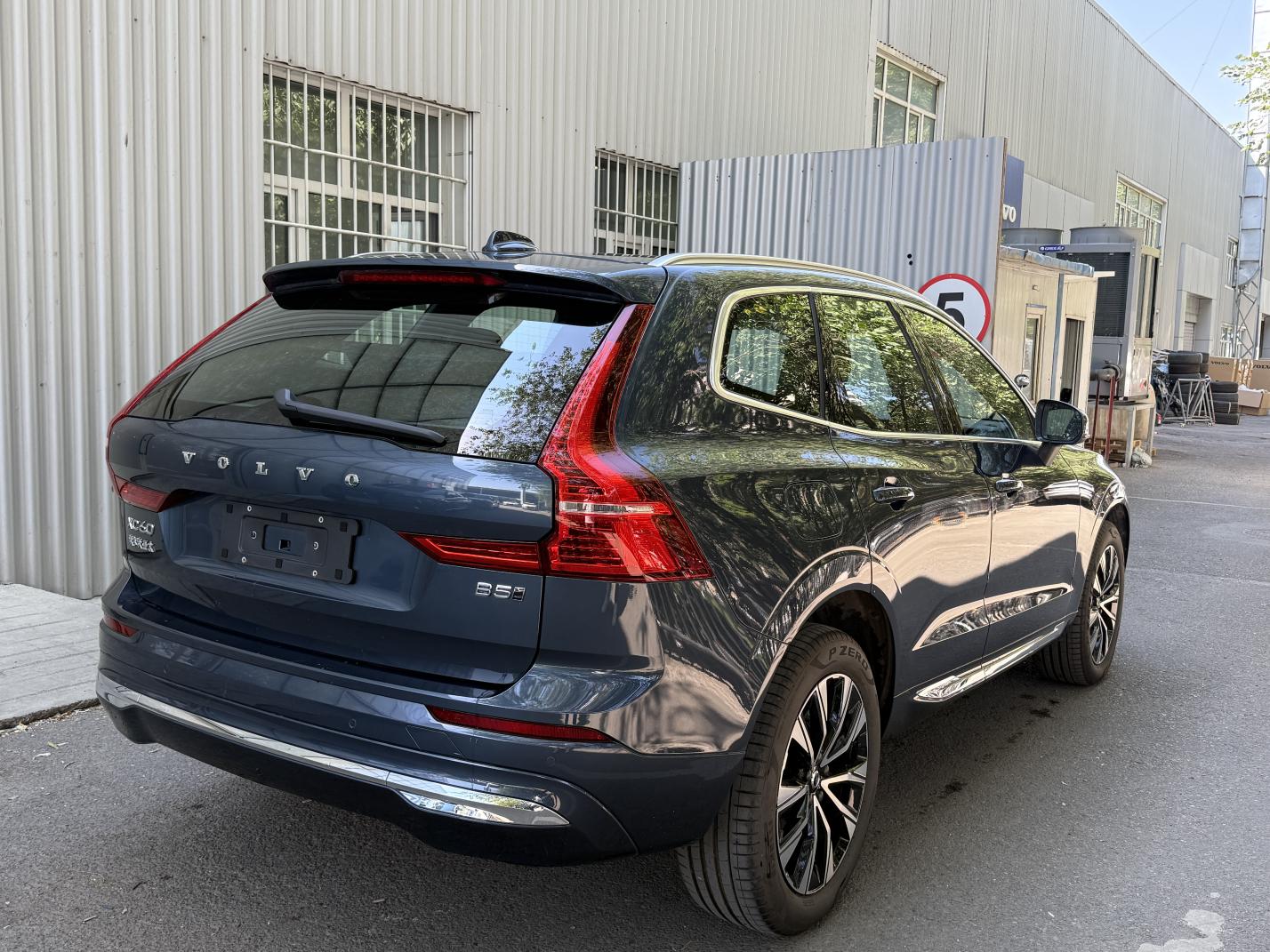 Volvo XC60 2025 thumb 4
