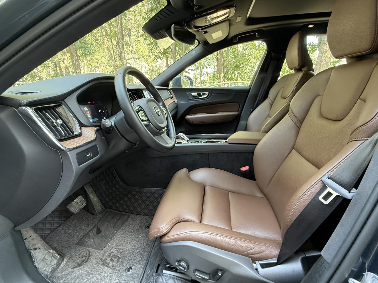 Volvo XC60 2025 thumb 6