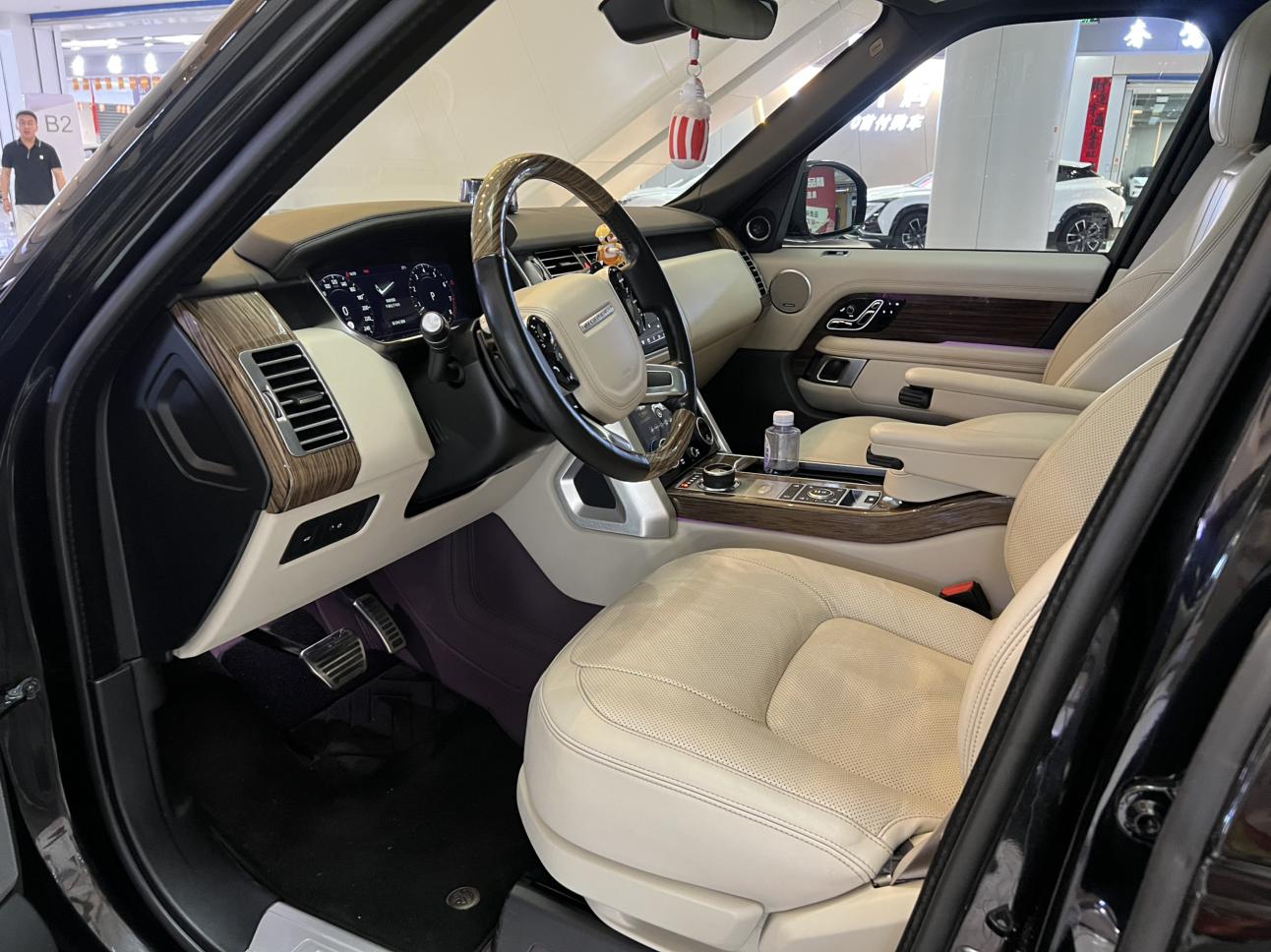 Land Rover Range Rover 2021 thumb 6