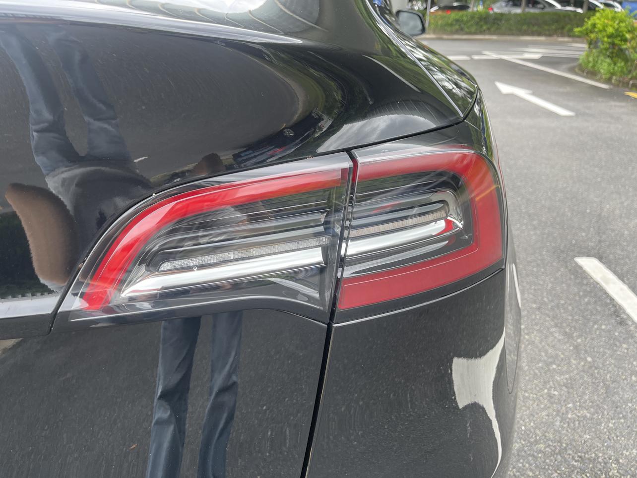 Tesla Model Y 2022 thumb 7
