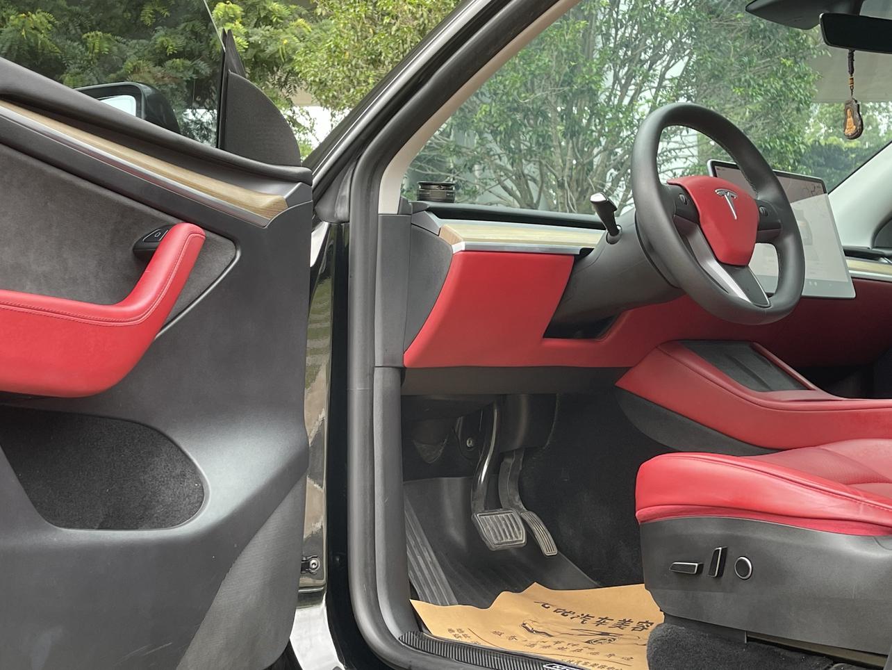 Tesla Model Y 2022 thumb 9
