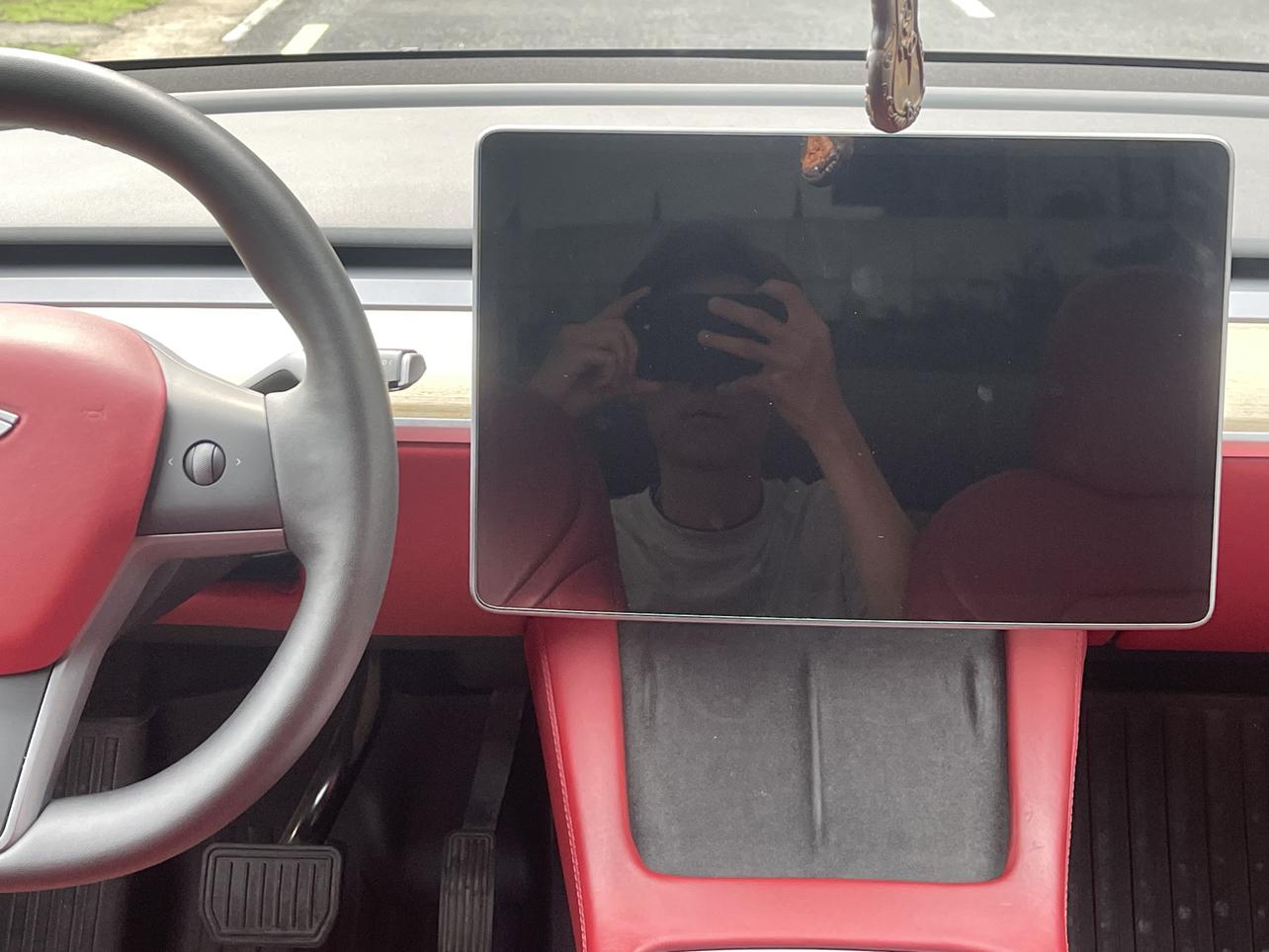 Tesla Model Y 2022 thumb 10
