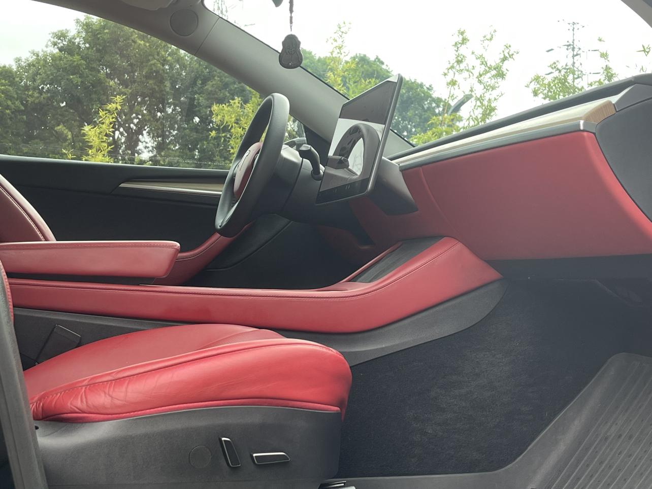 Tesla Model Y 2022 thumb 11