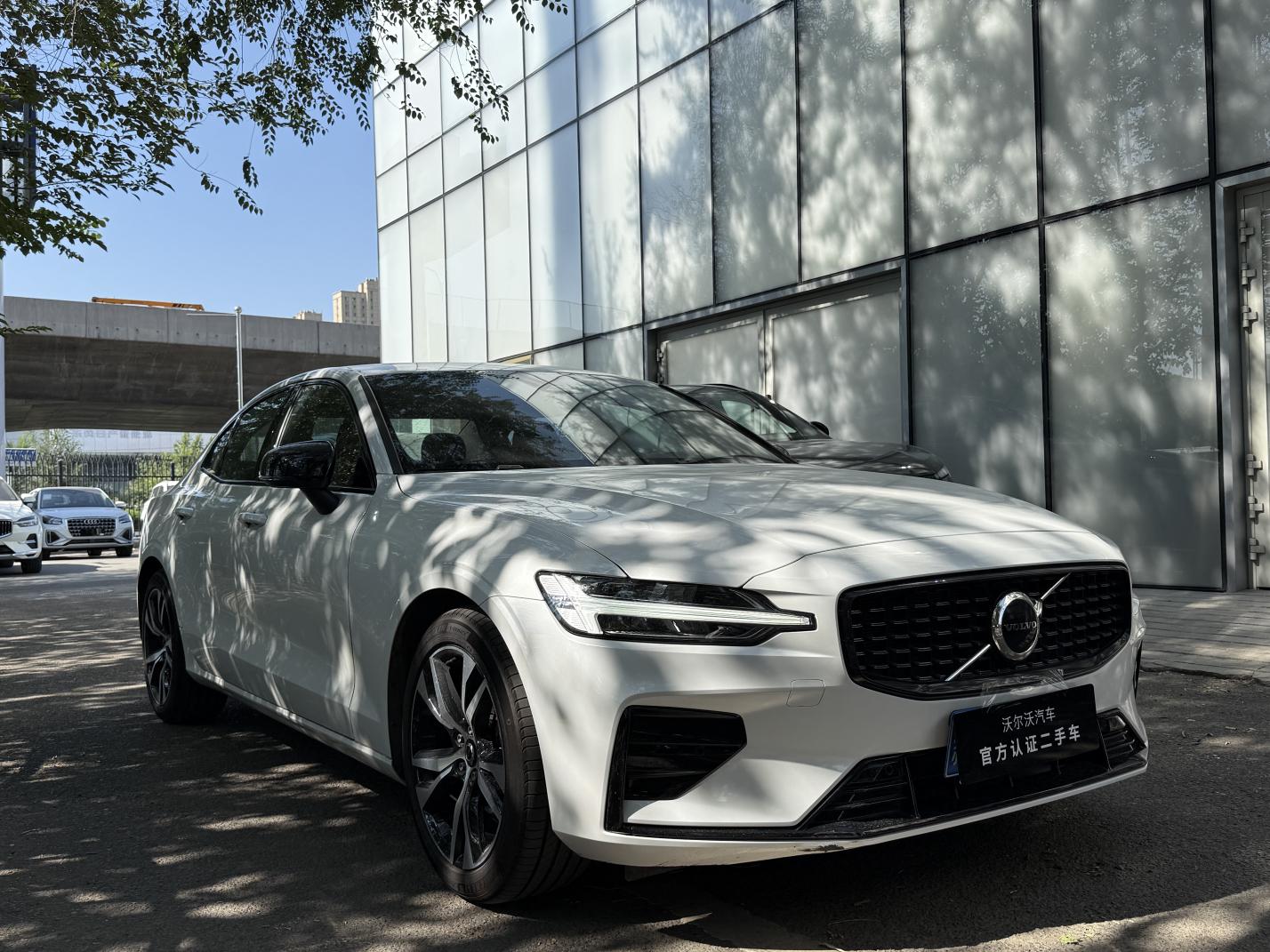 Volvo S60 2026 thumb 10