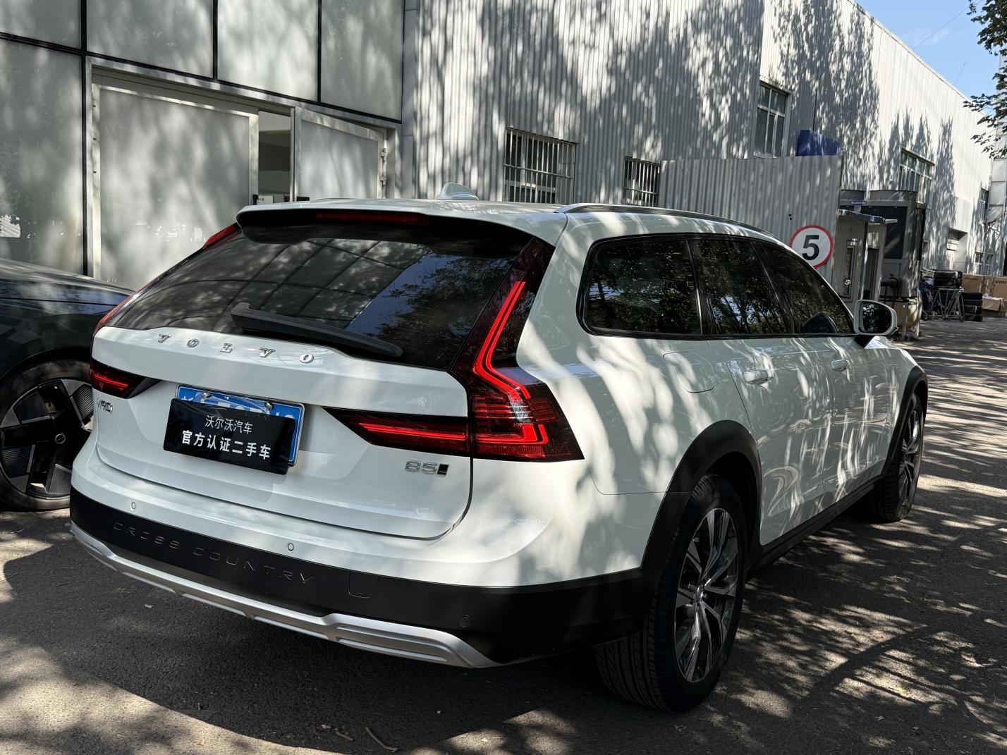 Volvo V90 2025 thumb 4