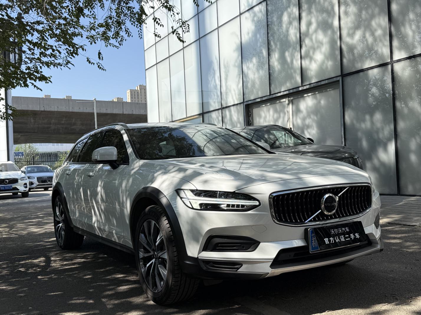 Volvo V90 2025 thumb 10
