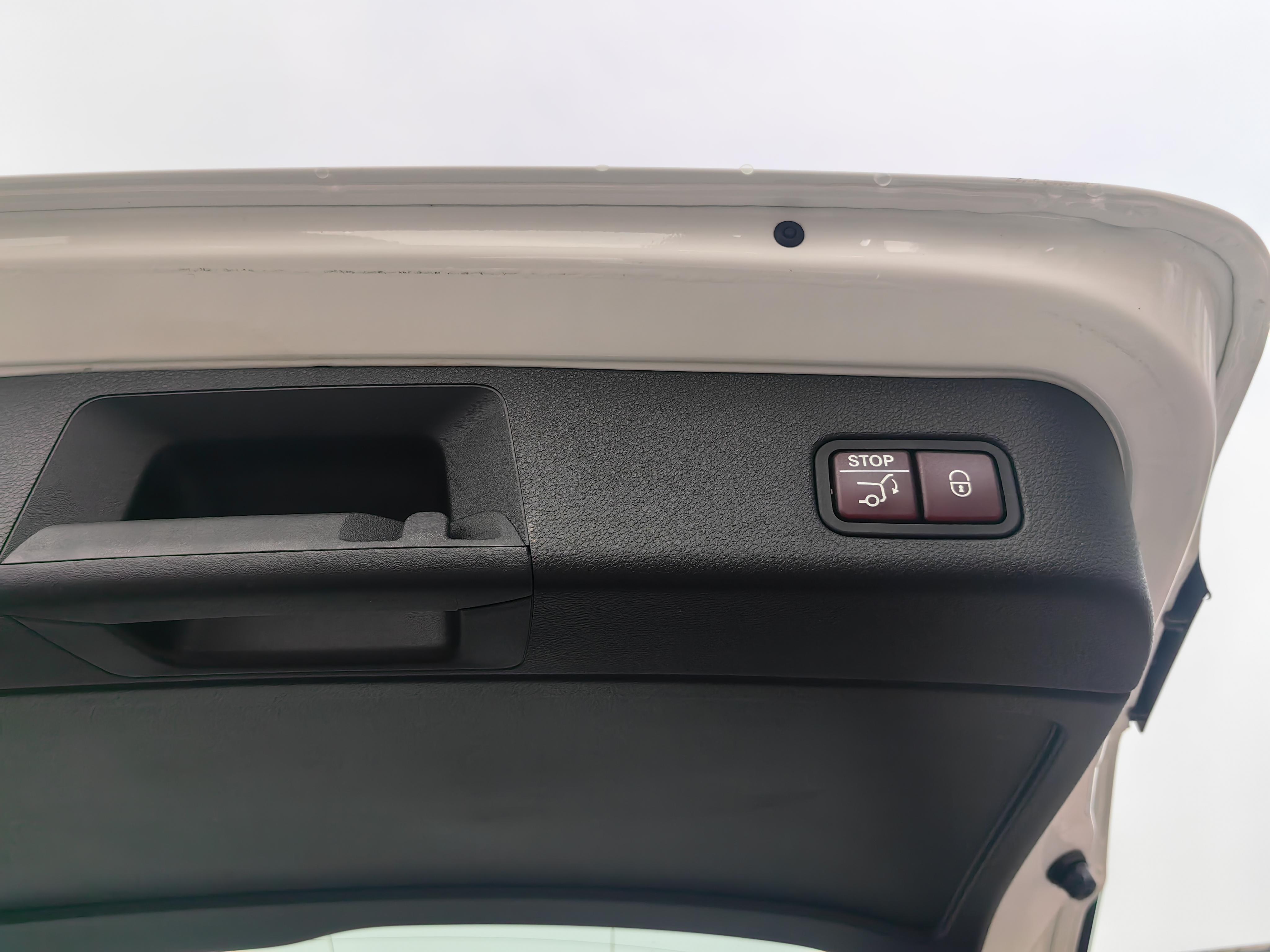 Mercedes-Benz GLE 2017 thumb 7