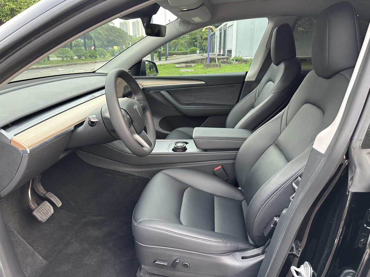 Tesla Model Y 2022 thumb 11