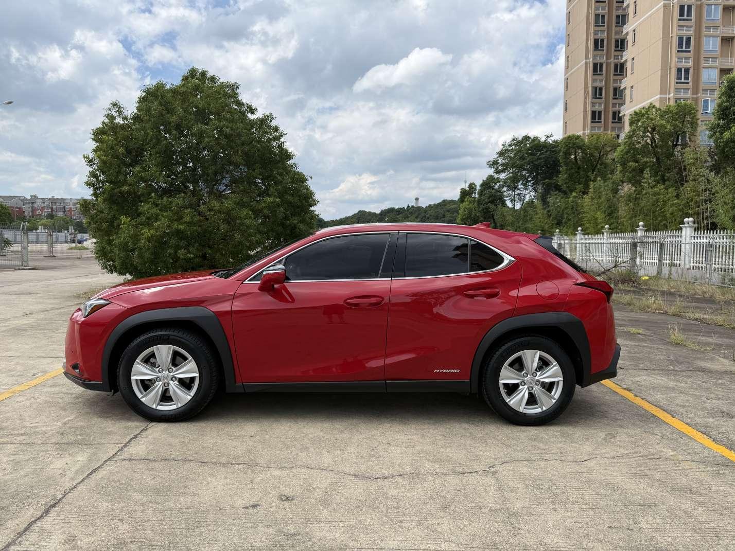 Lexus UX 2020 thumb 2