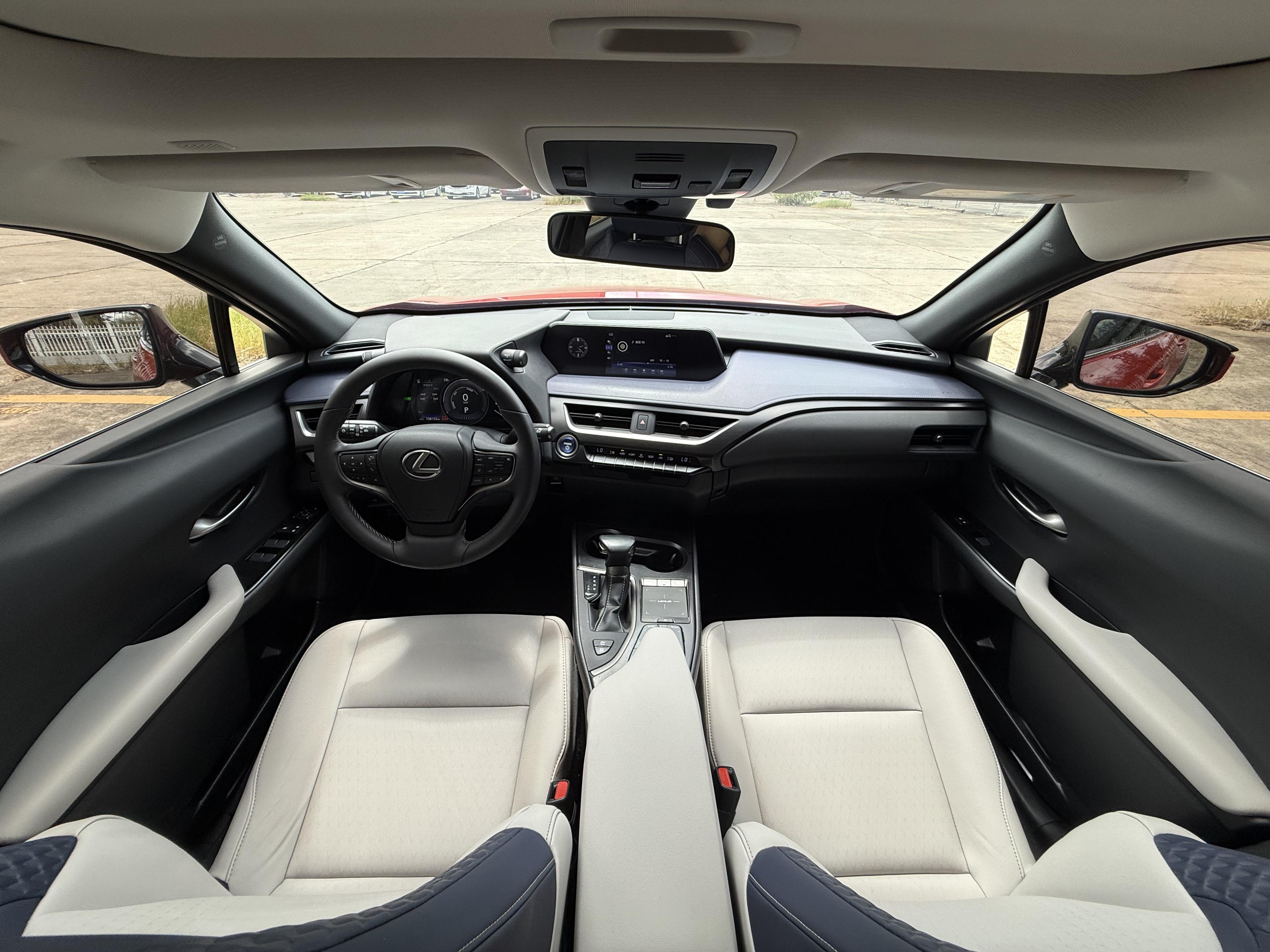 Lexus UX 2020 thumb 8