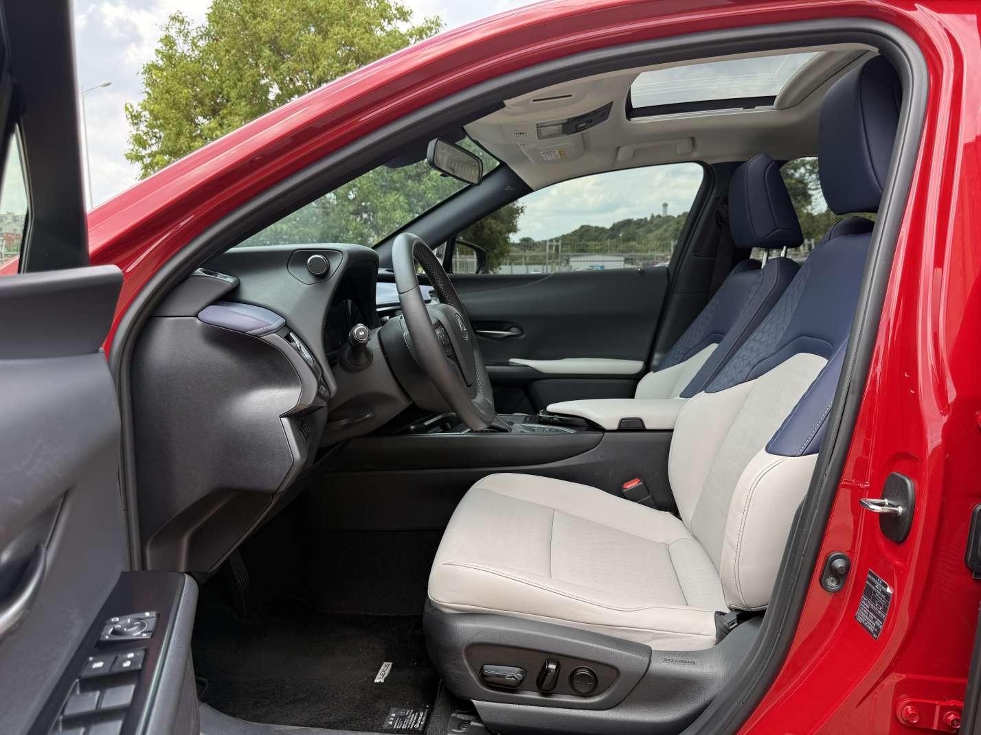 Lexus UX 2020 thumb 9