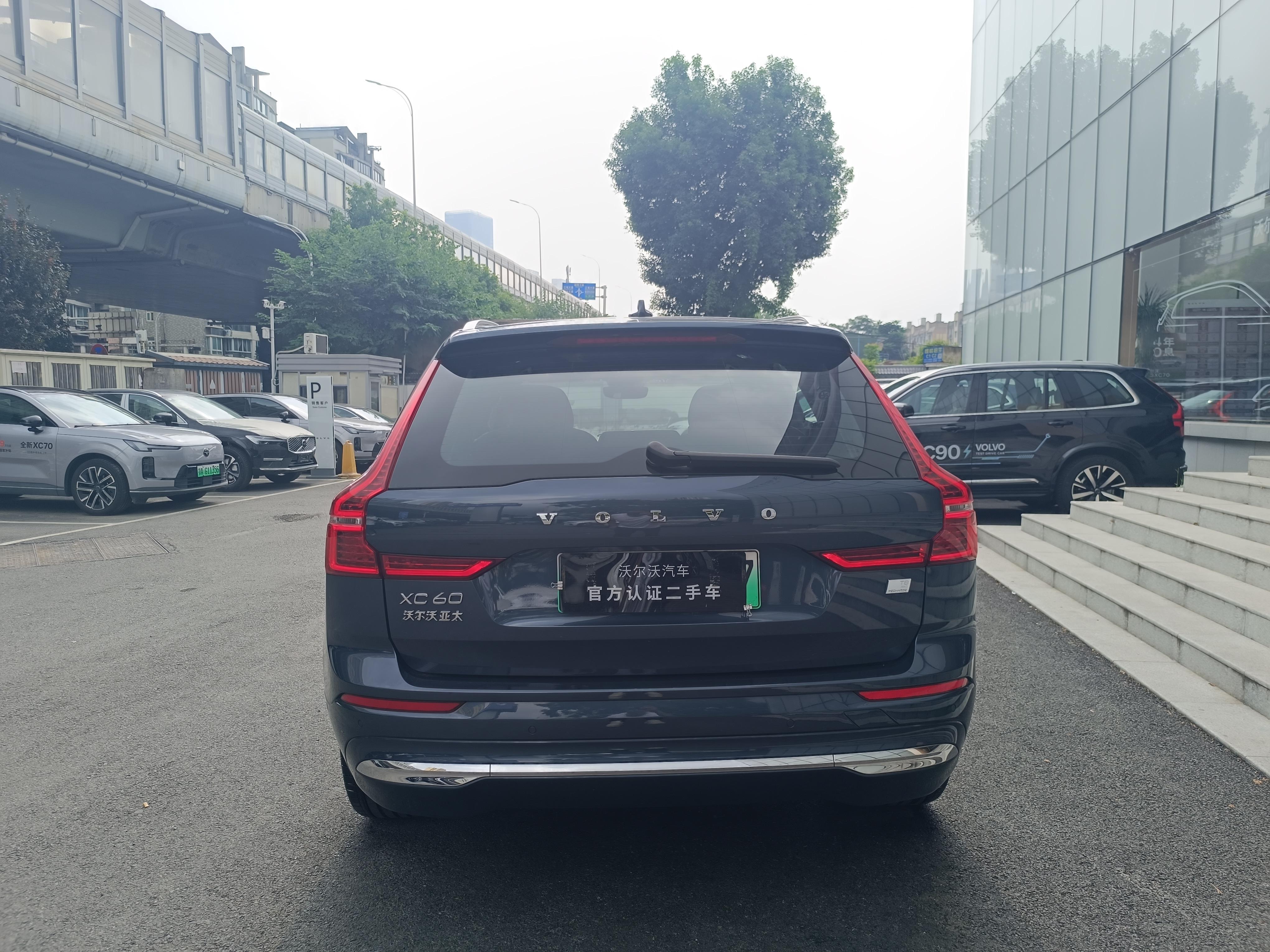 Volvo XC60 2024 thumb 4