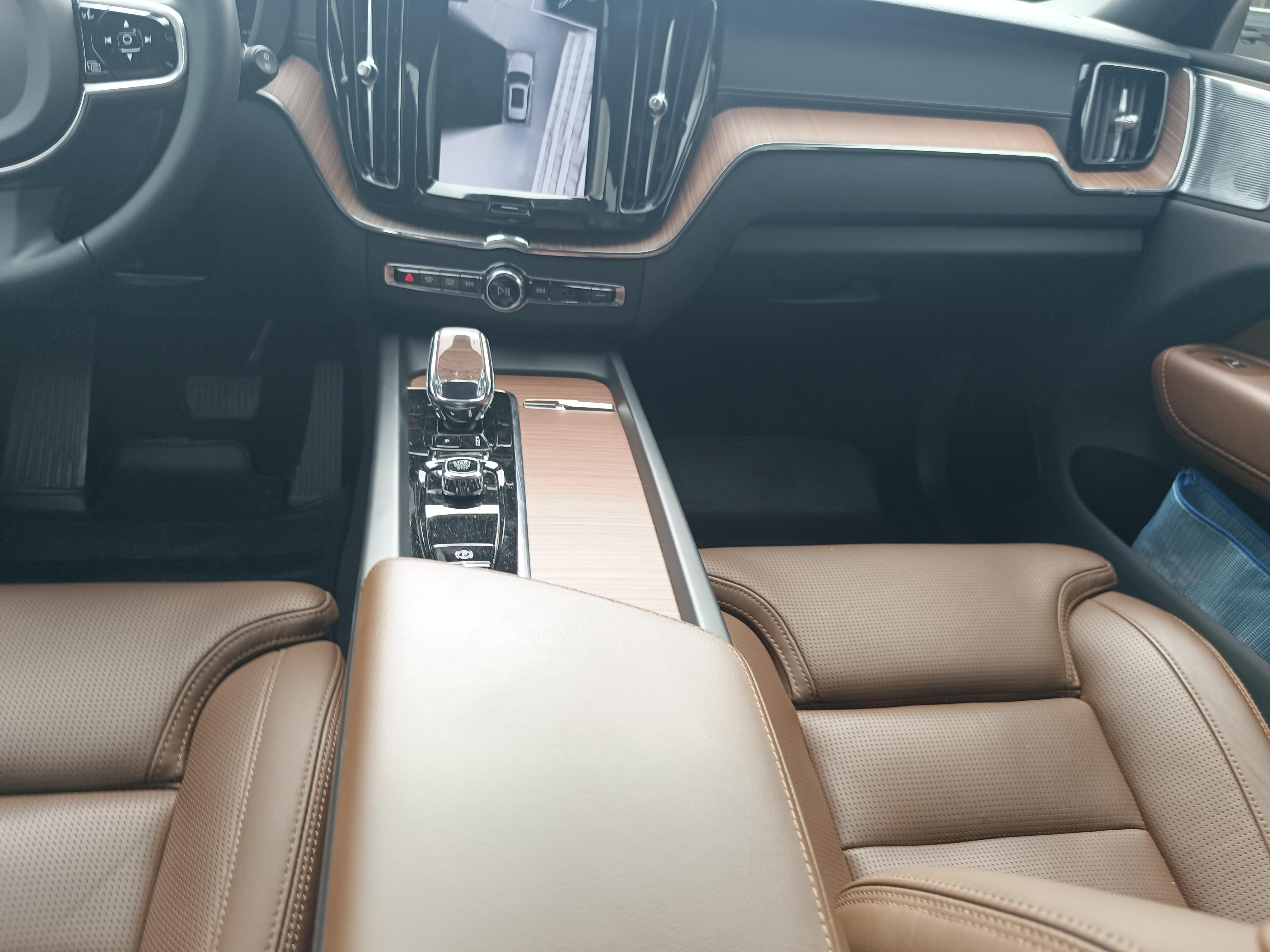 Volvo XC60 2024 thumb 7