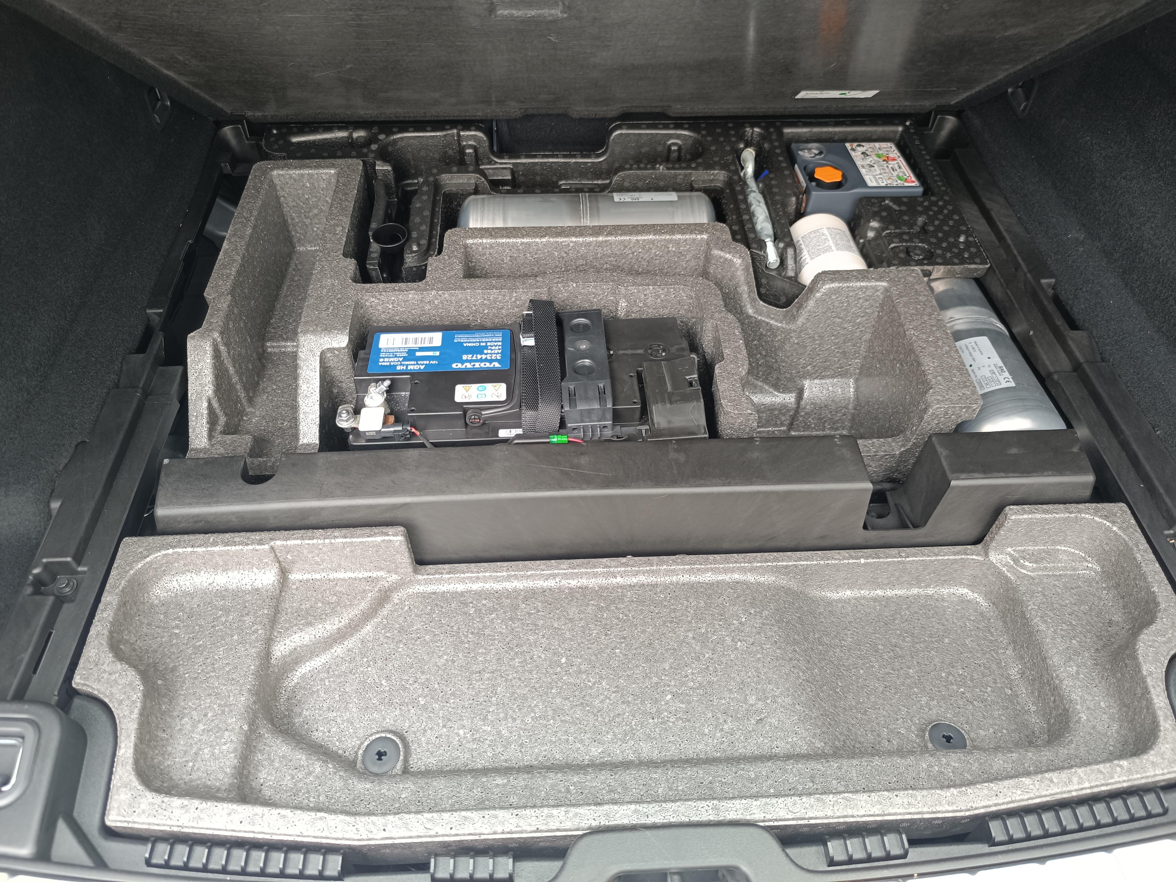 Volvo XC60 2024 thumb 12
