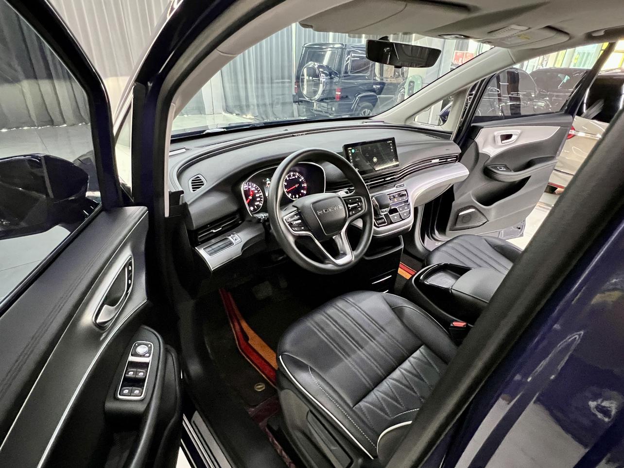 Roewe iMAX8 2023 thumb 10