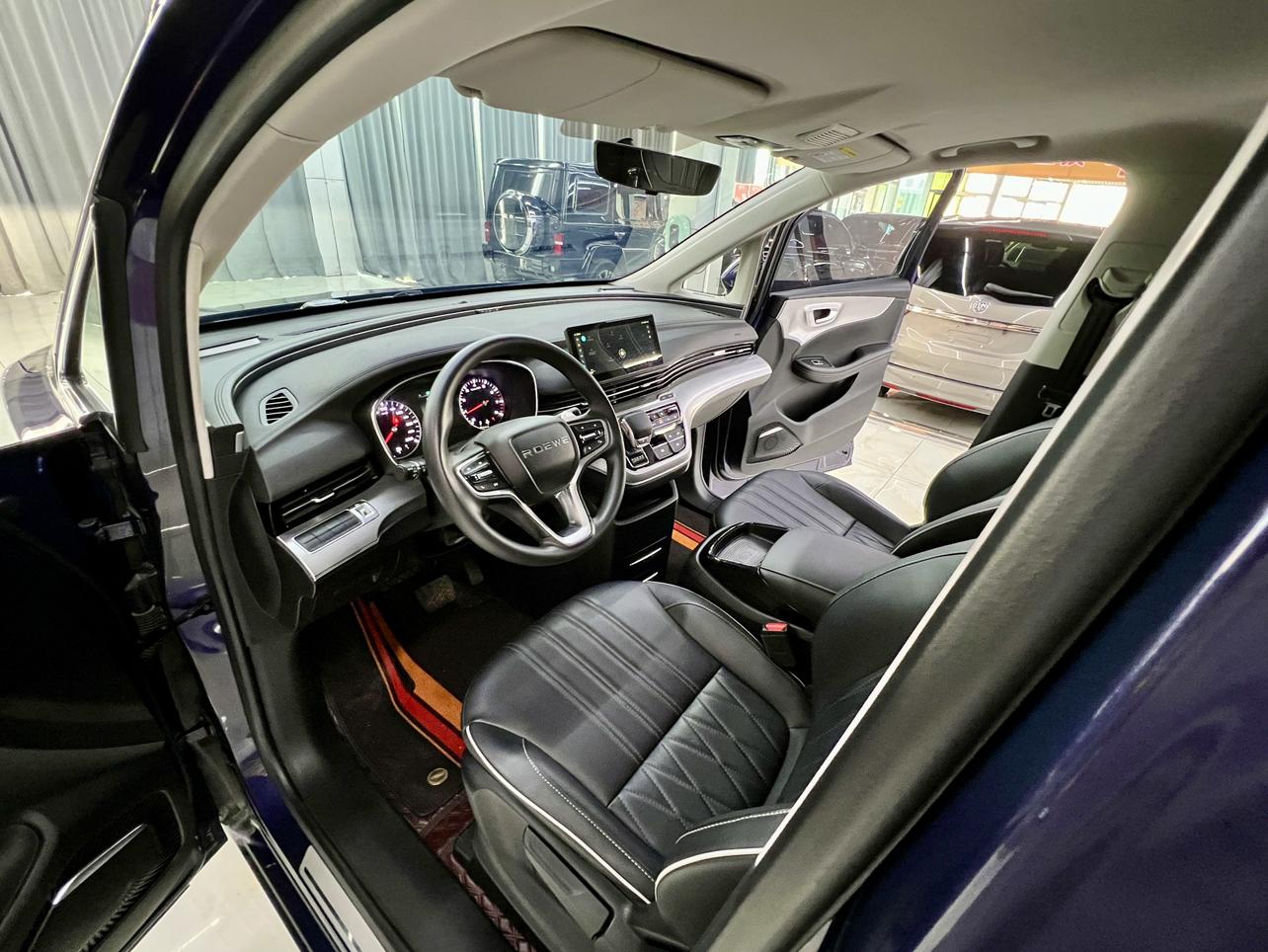 Roewe iMAX8 2023 thumb 11