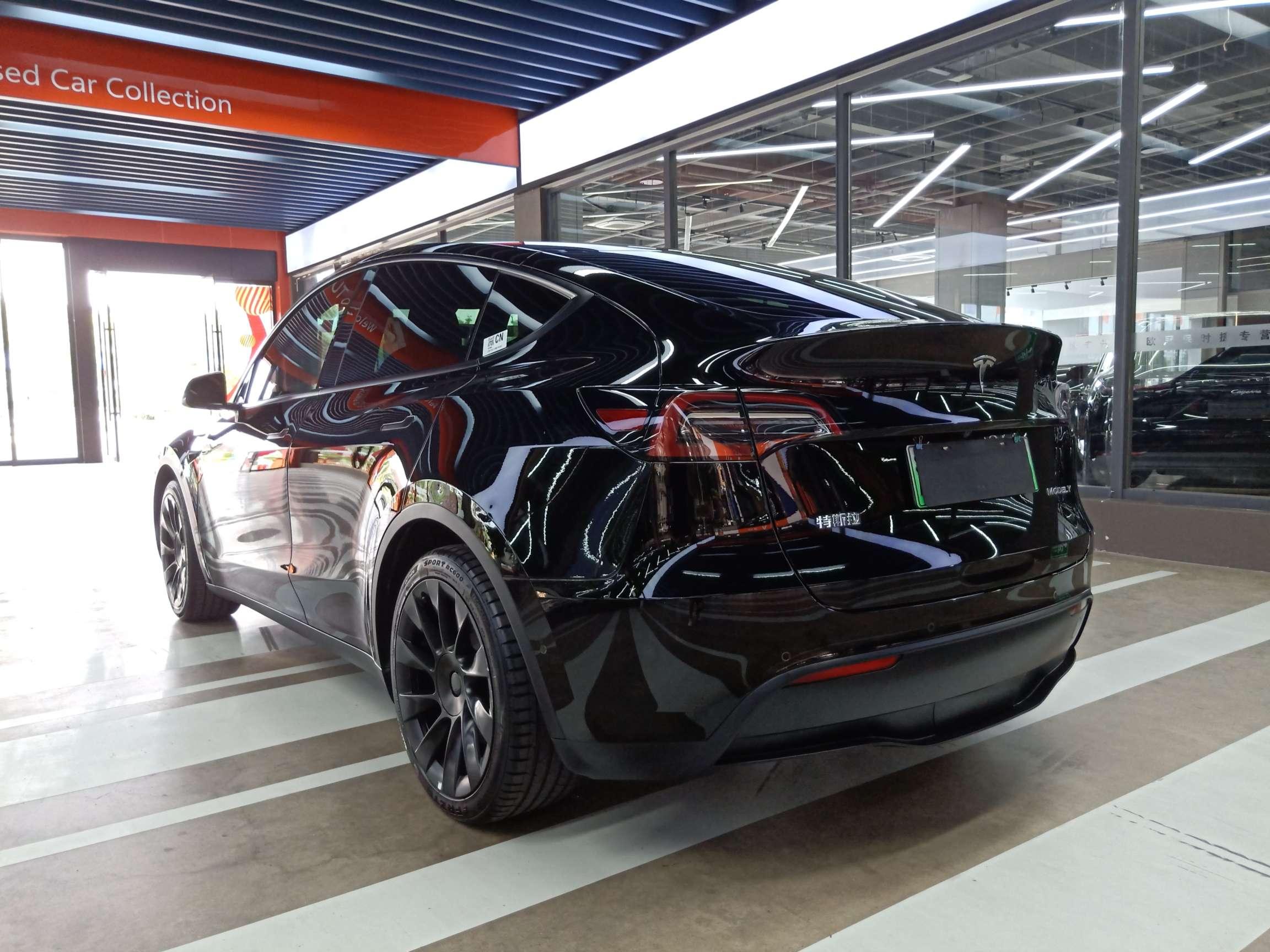 Tesla Model Y 2021 thumb 3