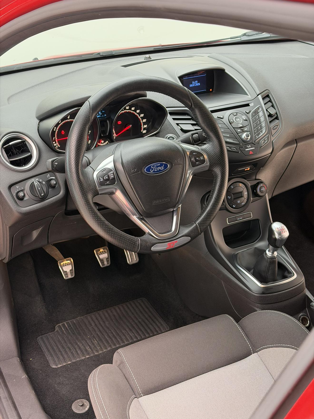 Ford Fiesta 2013 thumb 4