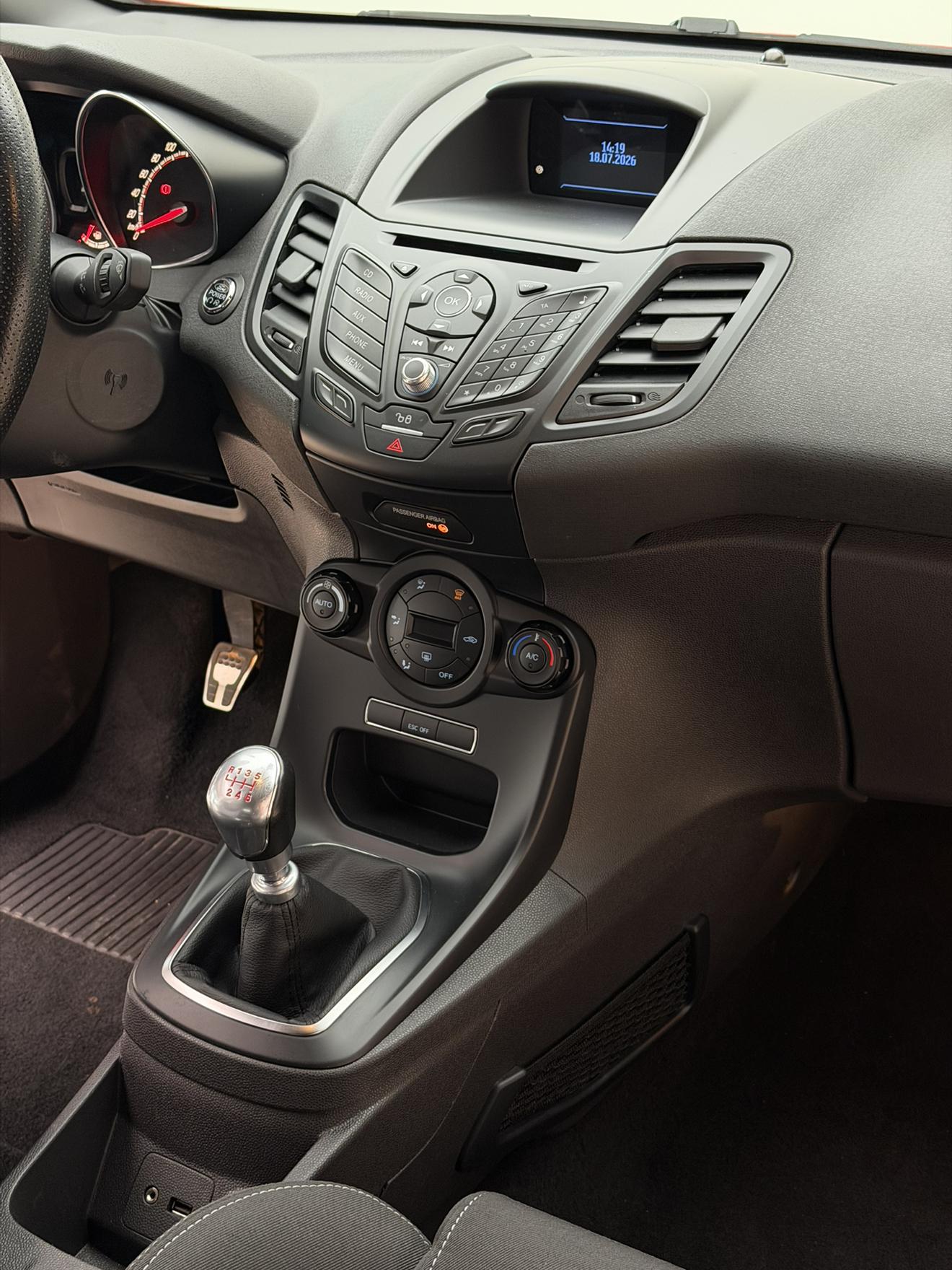 Ford Fiesta 2013 thumb 7