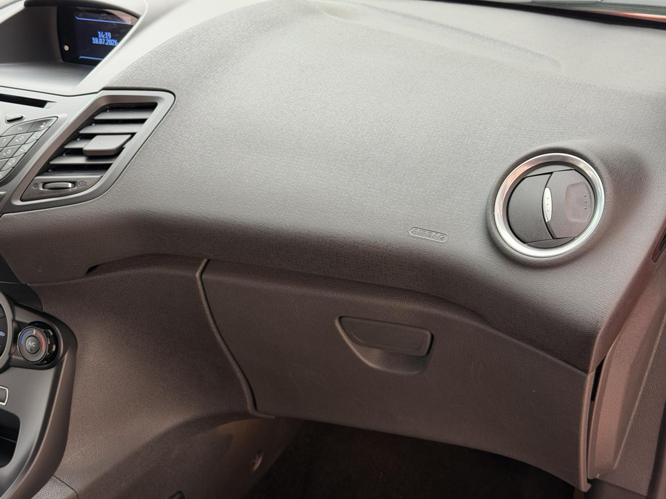 Ford Fiesta 2013 thumb 9