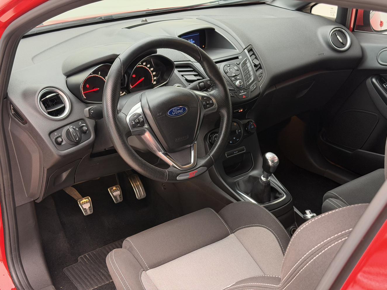 Ford Fiesta 2013 thumb 10