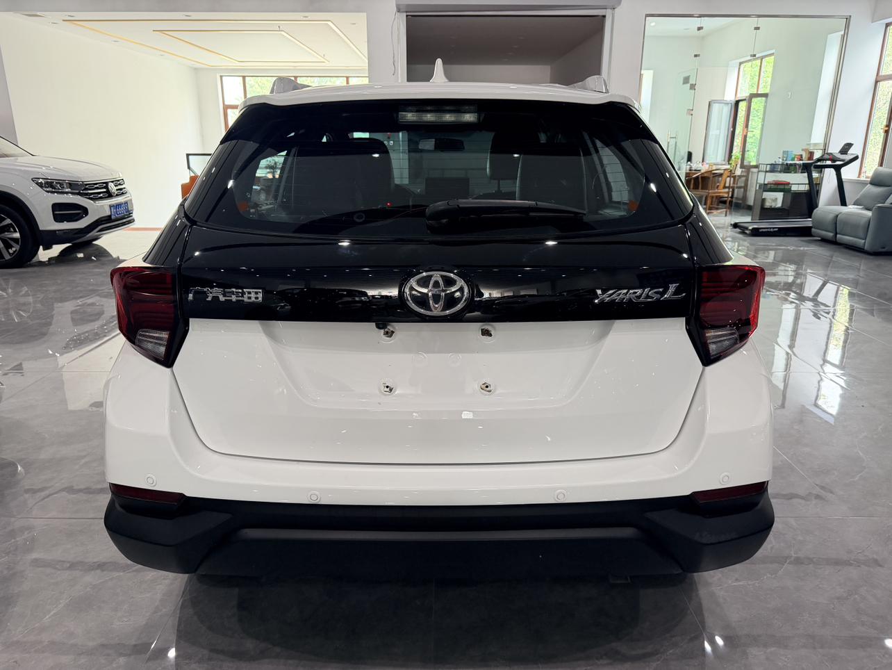 Toyota Yaris 2022 thumb 3