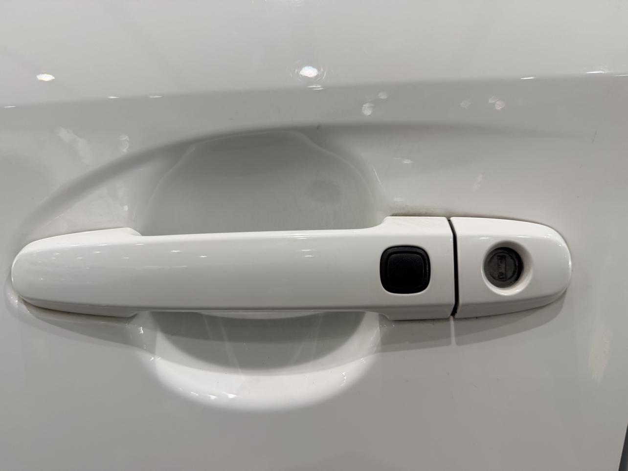 Toyota Yaris 2022 thumb 8