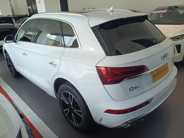 Audi Q5 2022 thumb 2