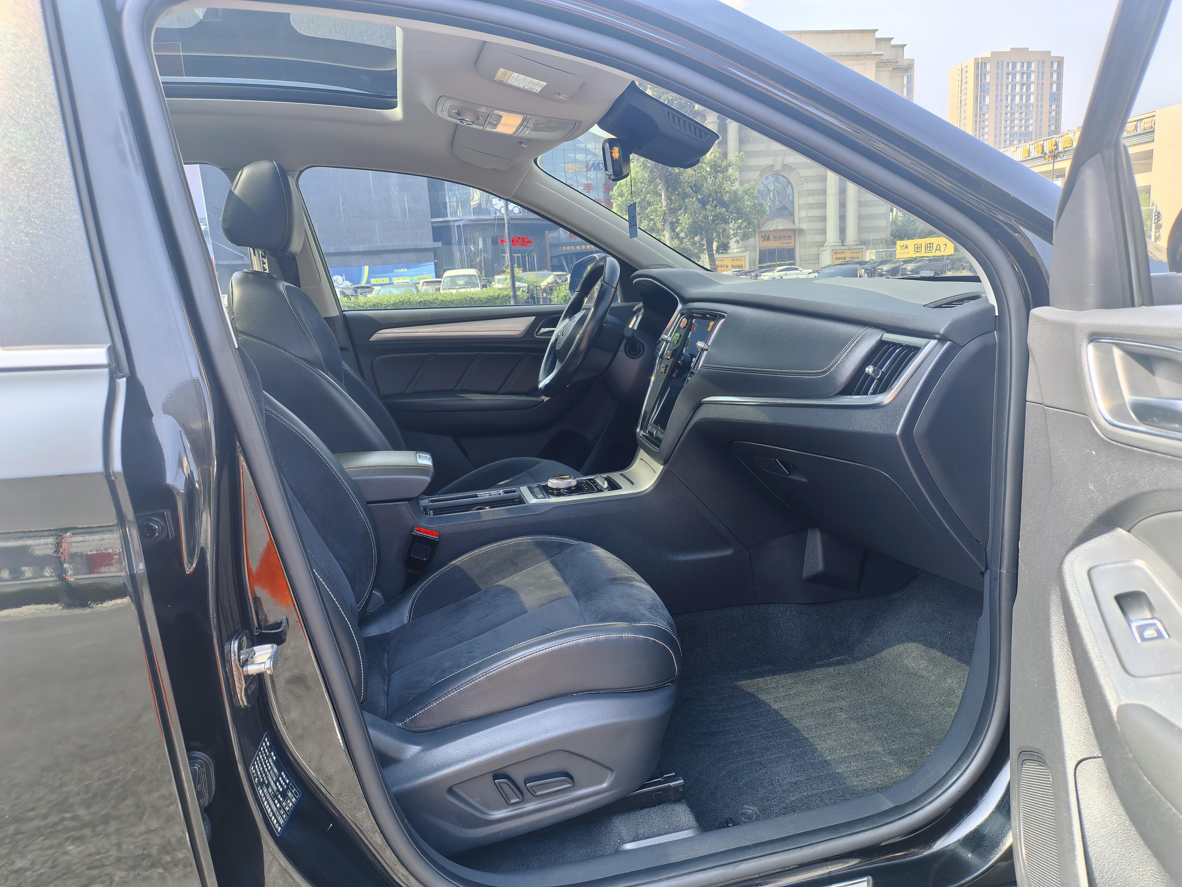 Roewe RX5 E 2017 thumb 8