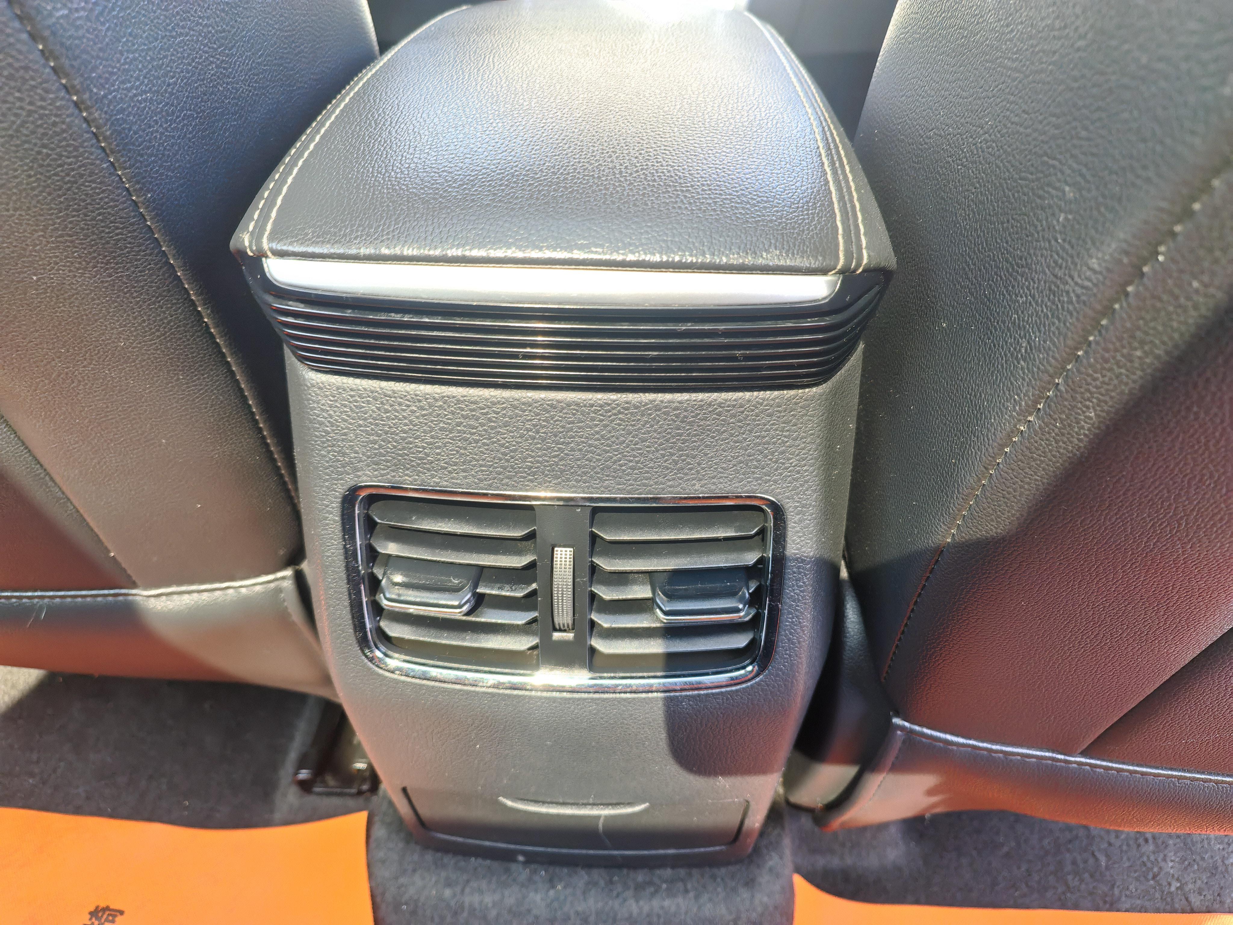 Roewe RX5 E 2017 thumb 9