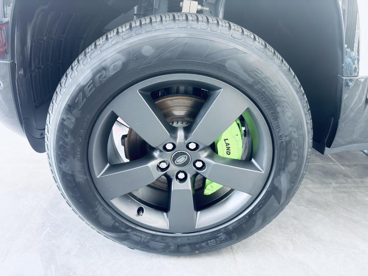 Land Rover Defender 2025 thumb 4