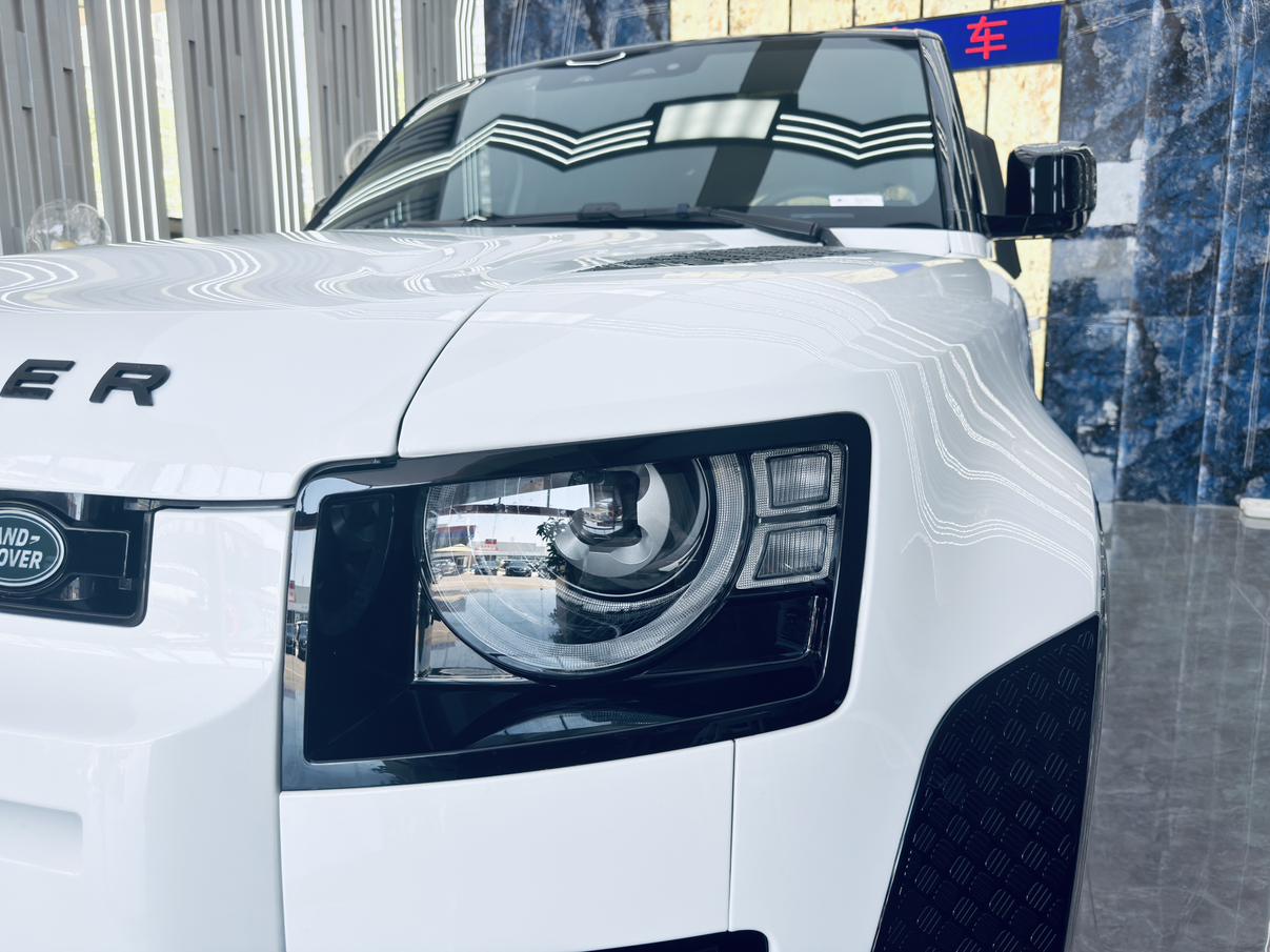 Land Rover Defender 2025 thumb 6