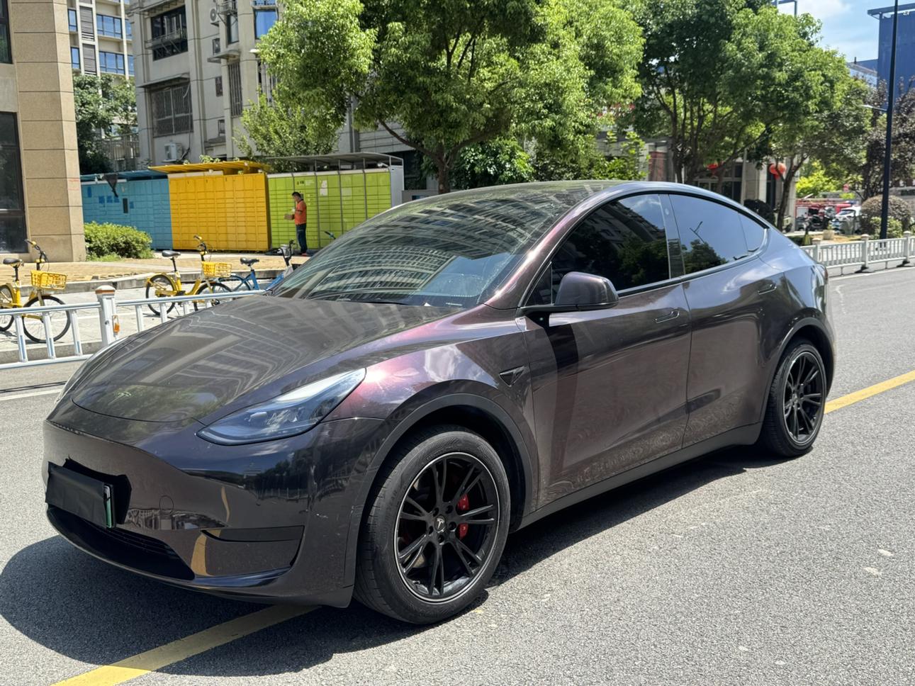 Tesla Model Y 2023 thumb 9