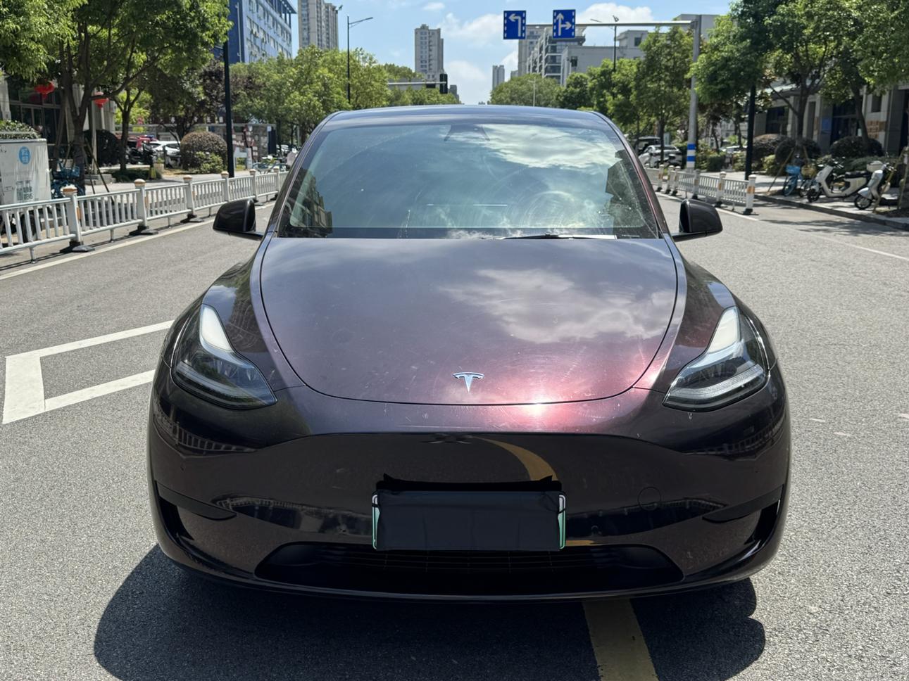 Tesla Model Y 2023 thumb 10