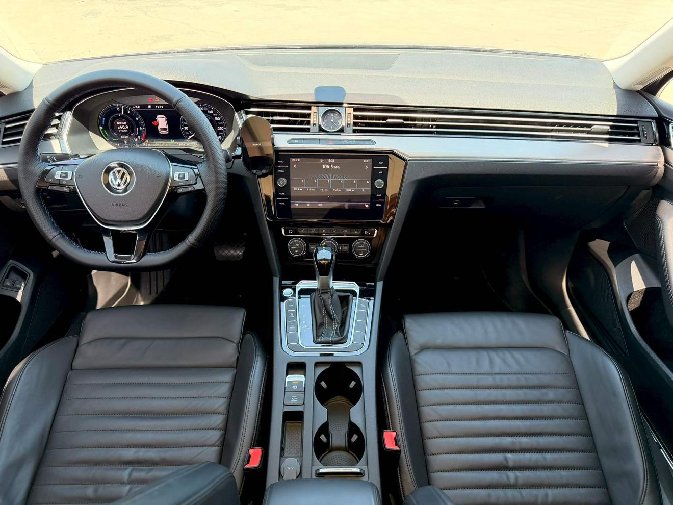 Volkswagen PHEV 2019 thumb 5