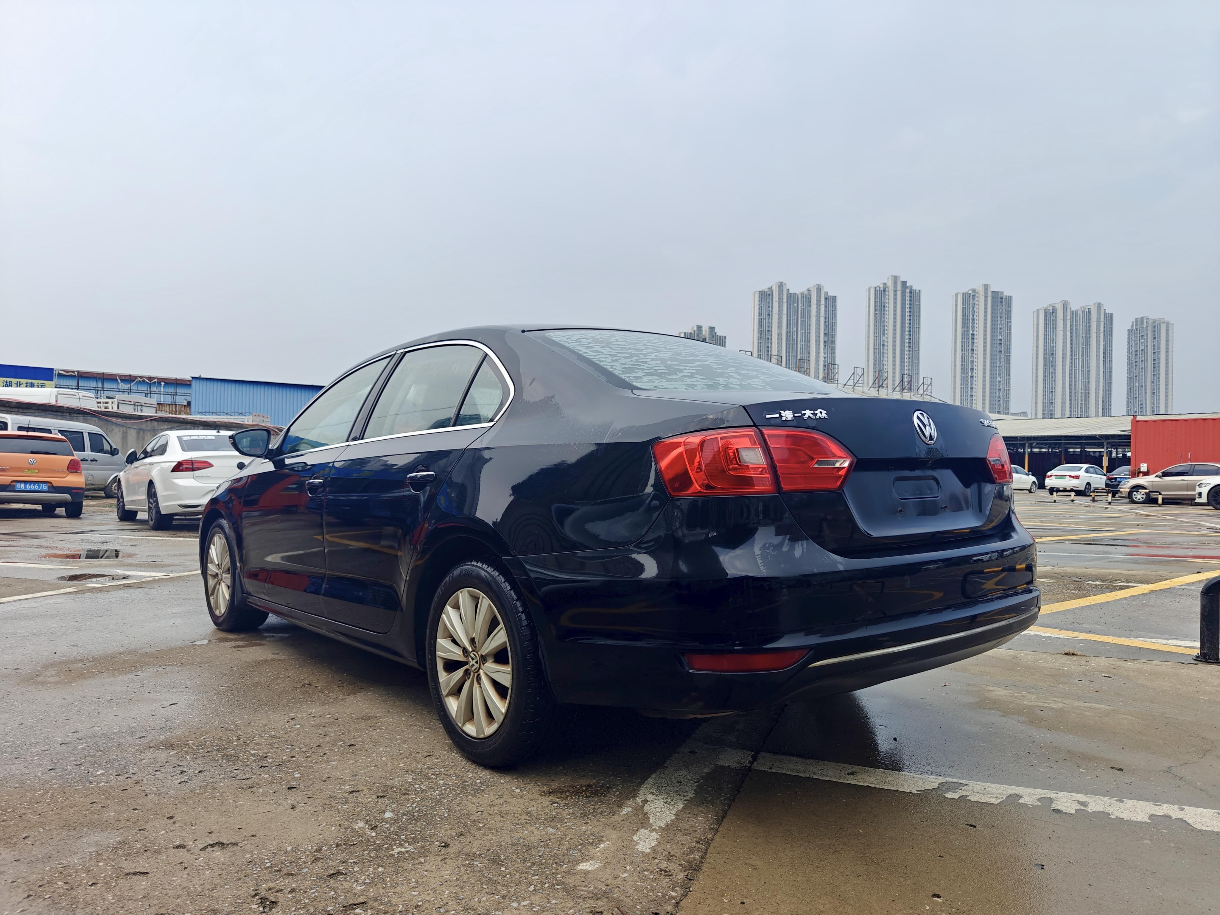 Volkswagen Sagitar 2014 thumb 2