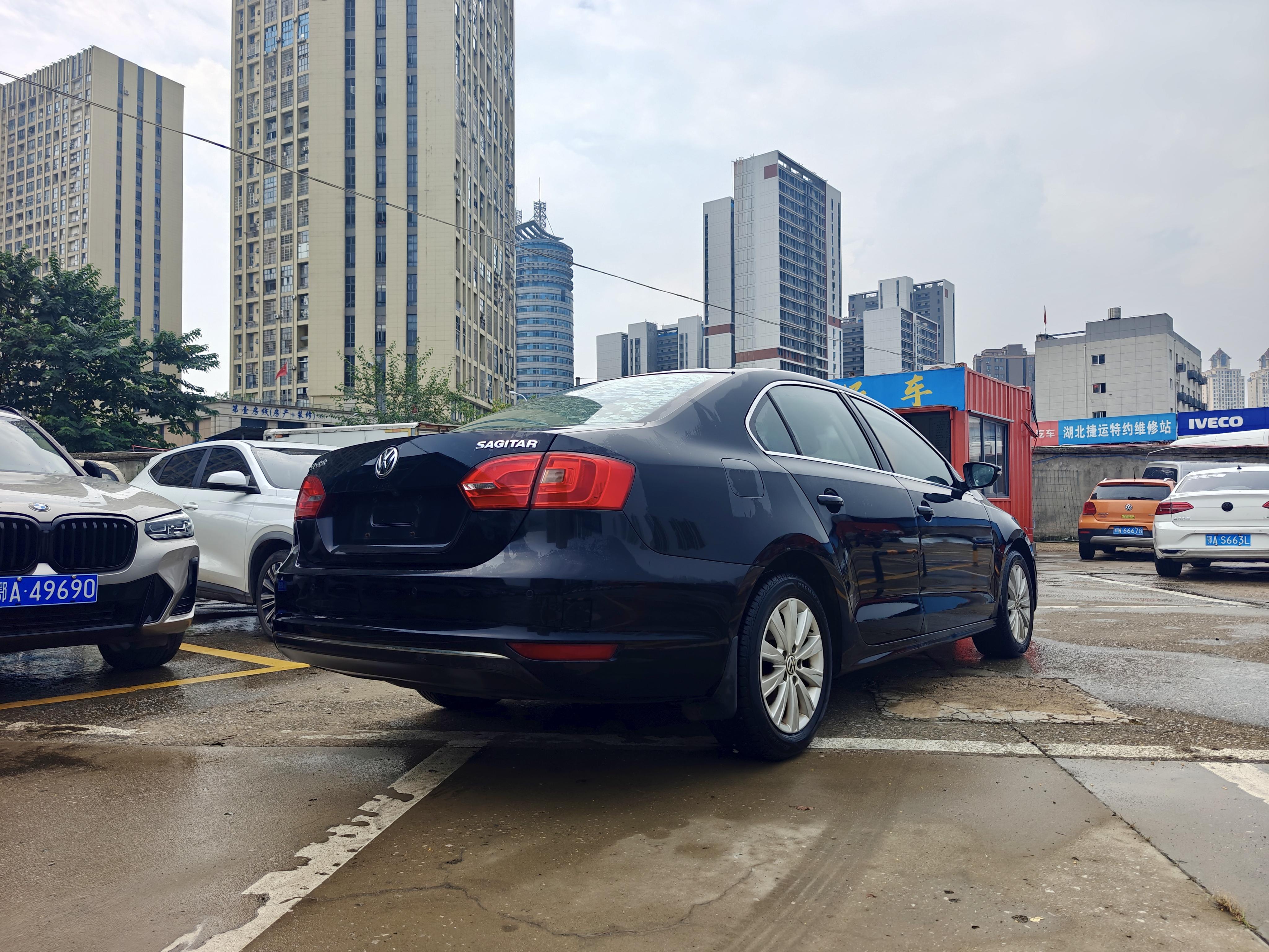 Volkswagen Sagitar 2014 thumb 4
