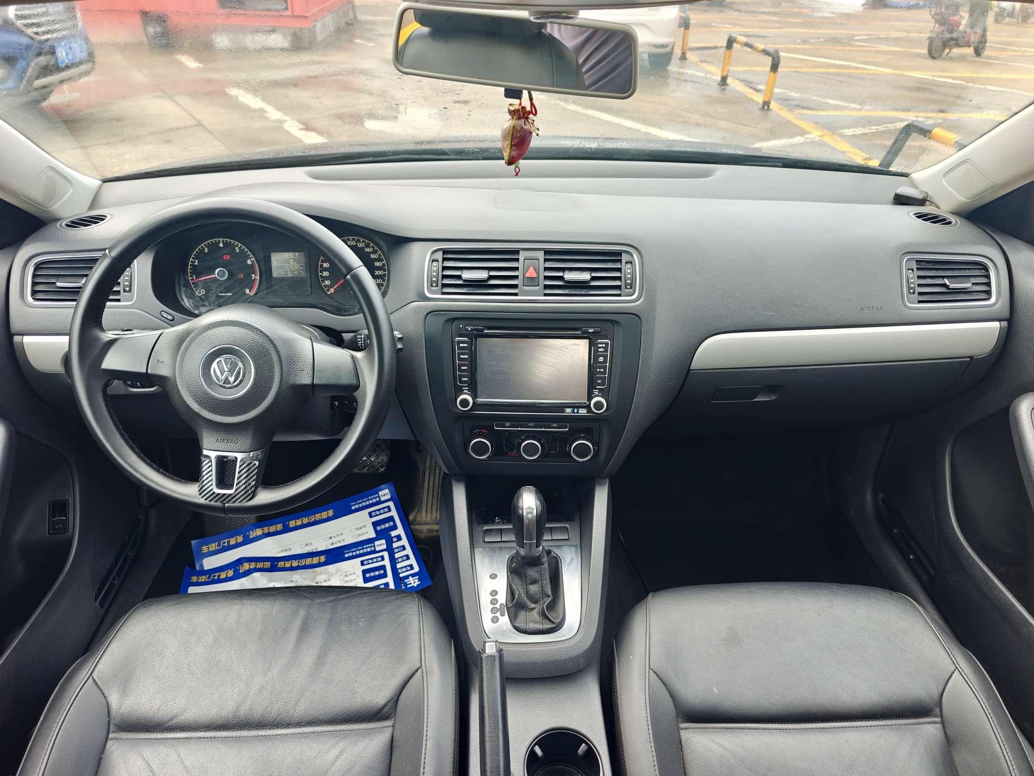 Volkswagen Sagitar 2014 thumb 5