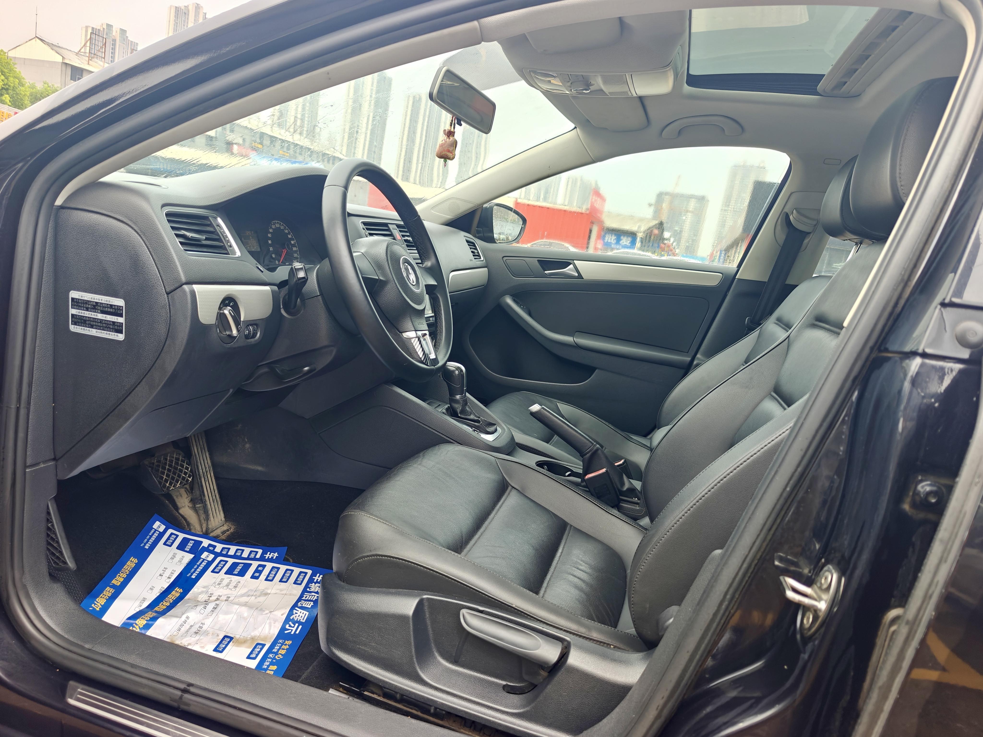 Volkswagen Sagitar 2014 thumb 6