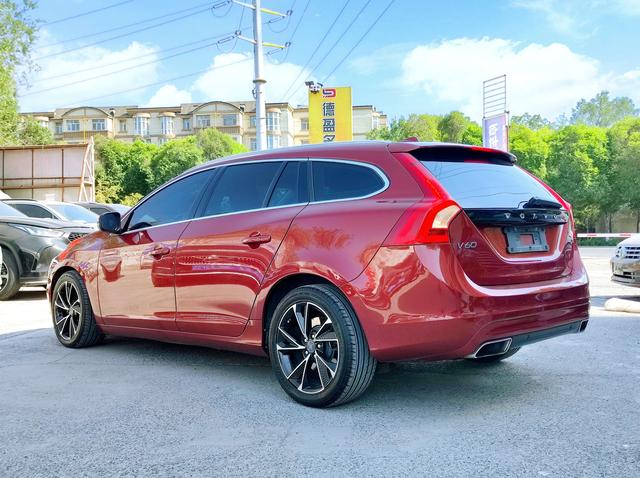 Volvo V60 2015 thumb 2