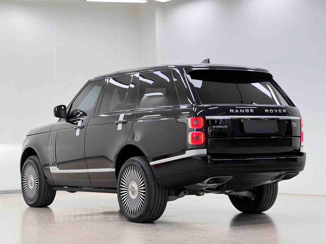 Land Rover Range Rover 2022 thumb 3