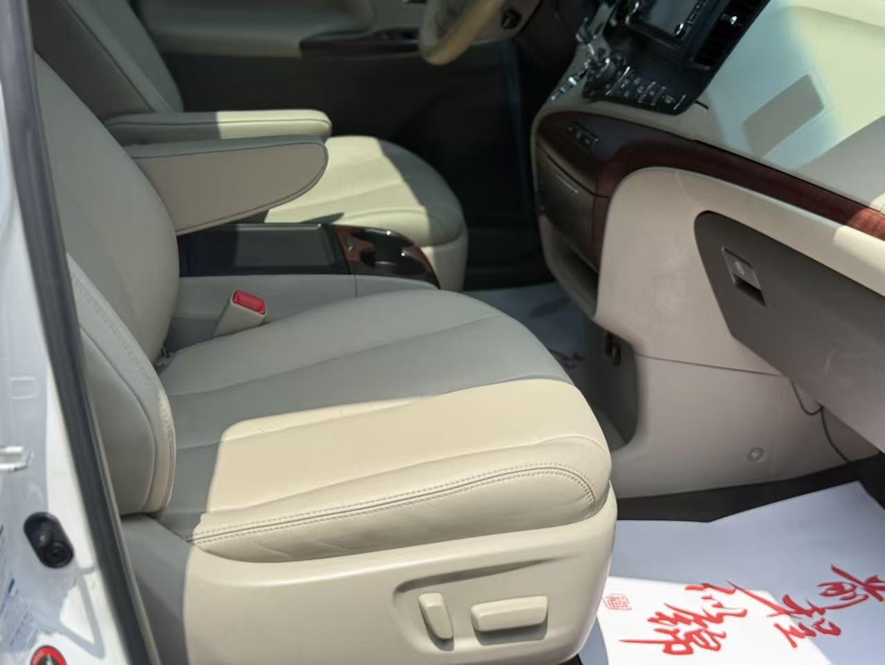 Toyota Sienna 2015 thumb 7