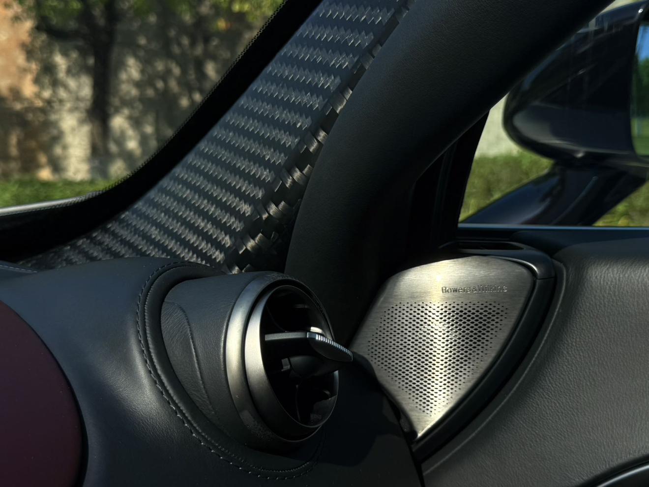 McLaren 720S 2019 thumb 5