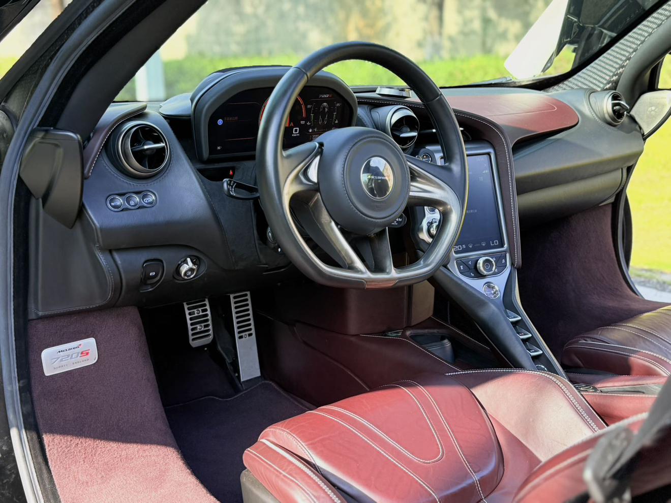 McLaren 720S 2019 thumb 7