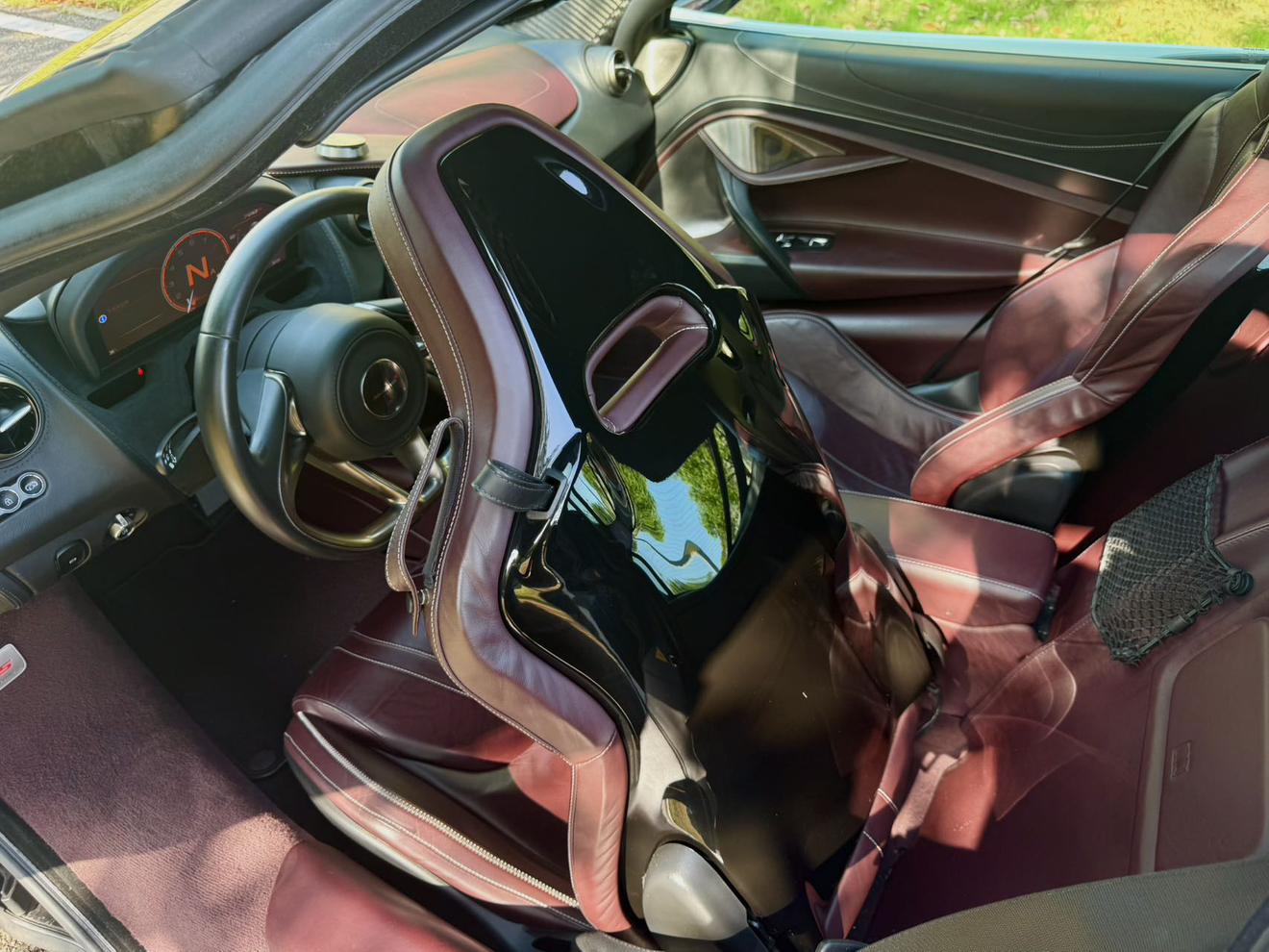 McLaren 720S 2019 thumb 9