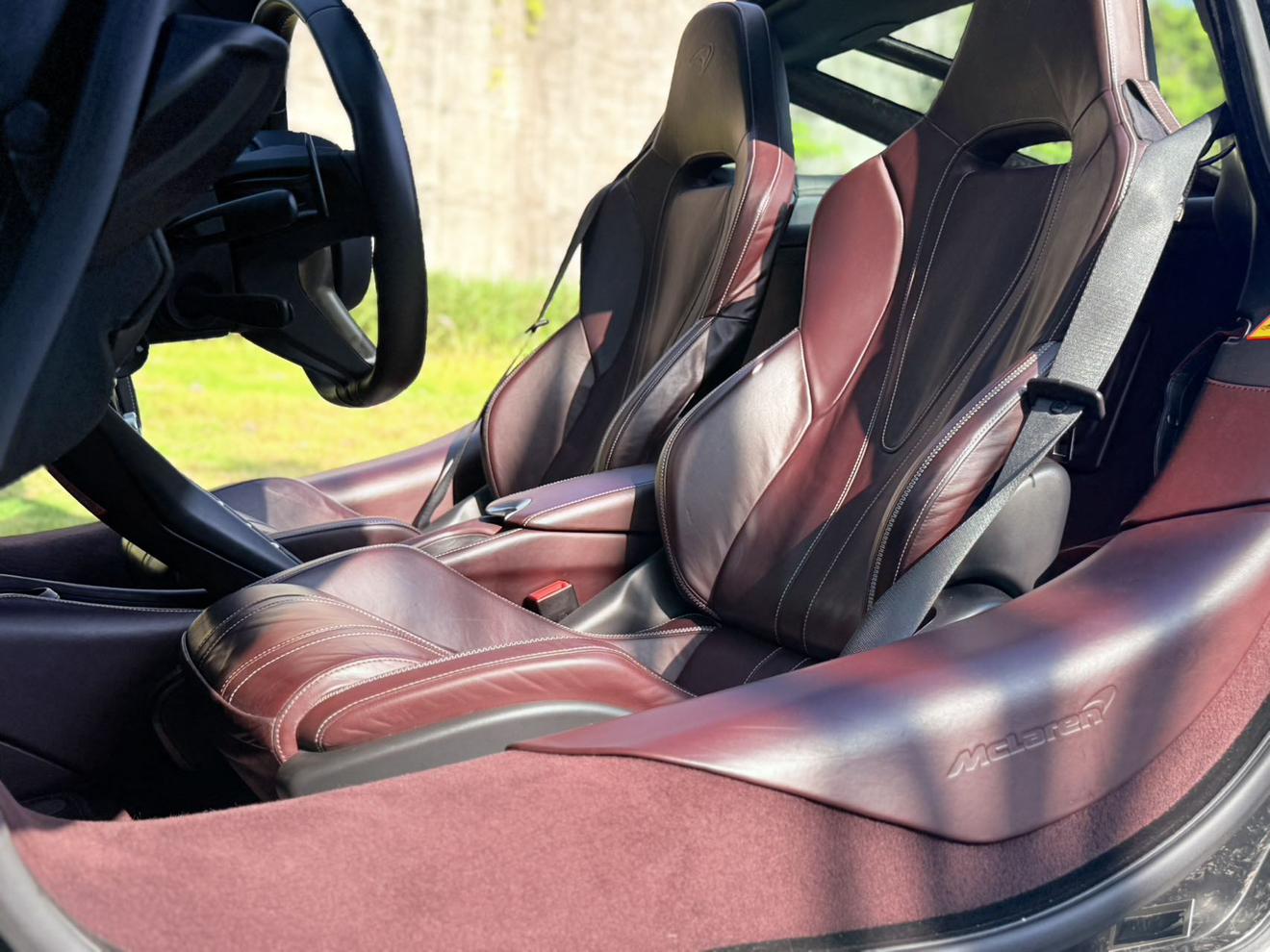 McLaren 720S 2019 thumb 11