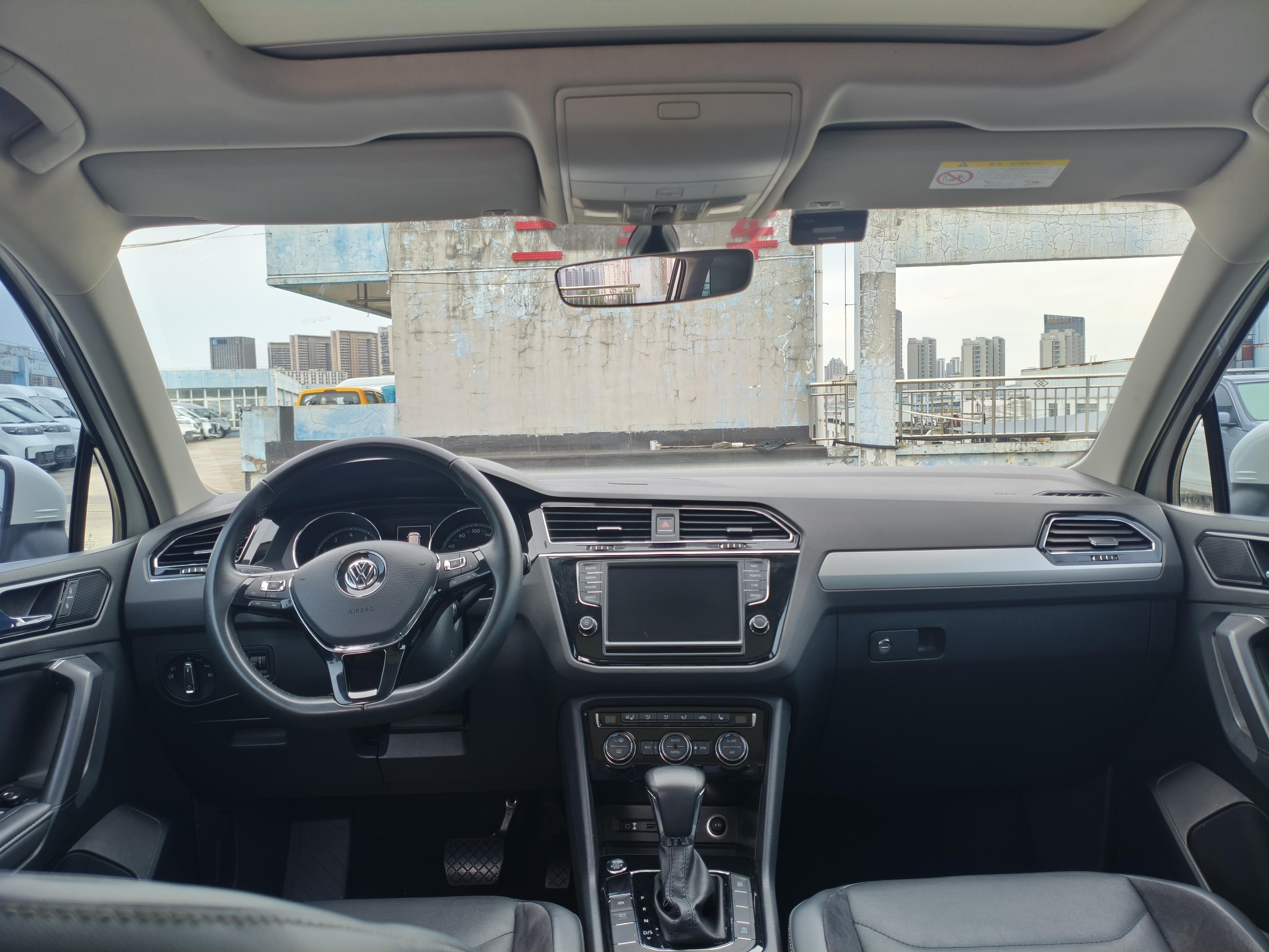 Volkswagen Tiguan 2017 thumb 6