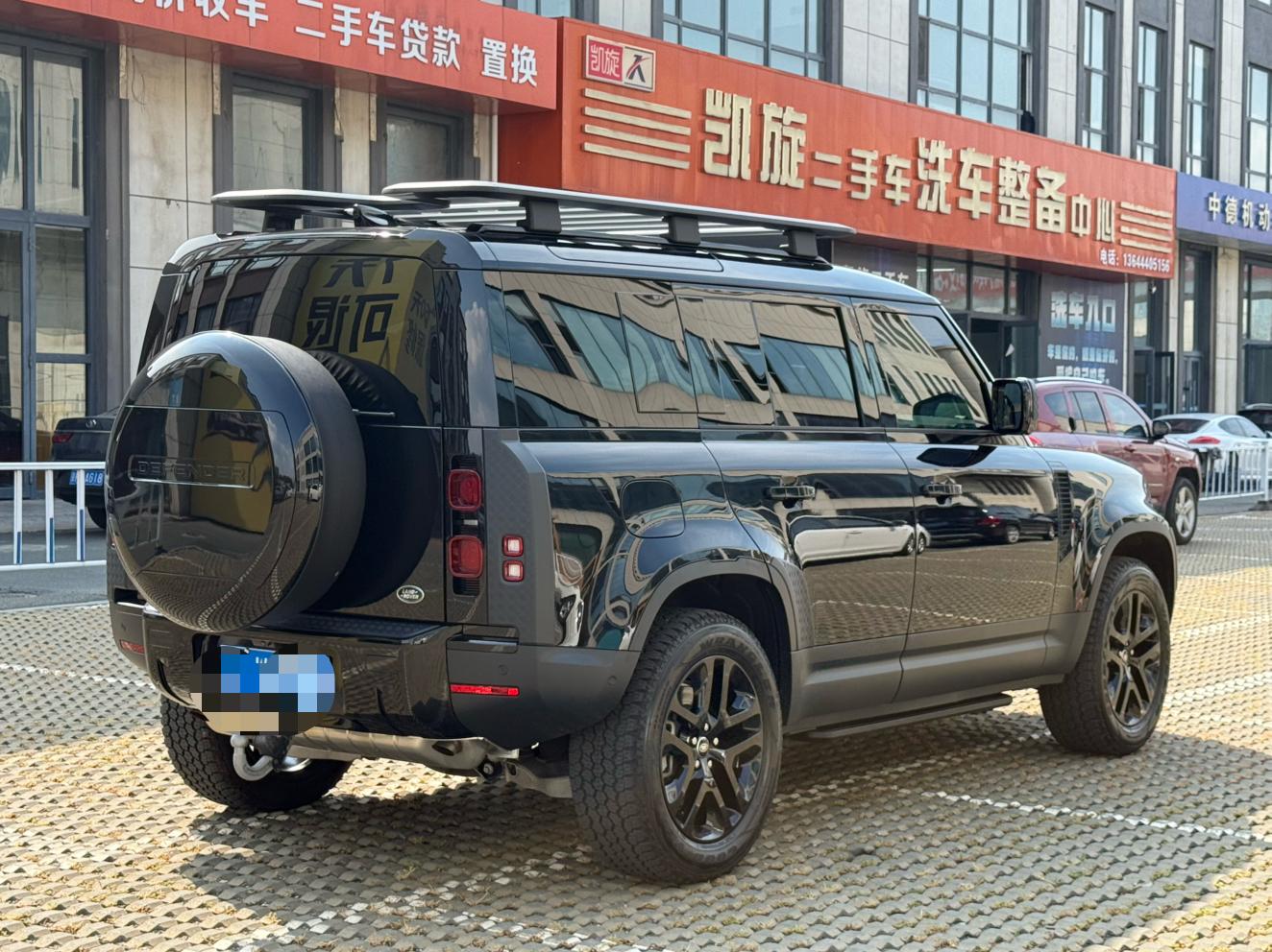 Land Rover Defender 2025 thumb 4