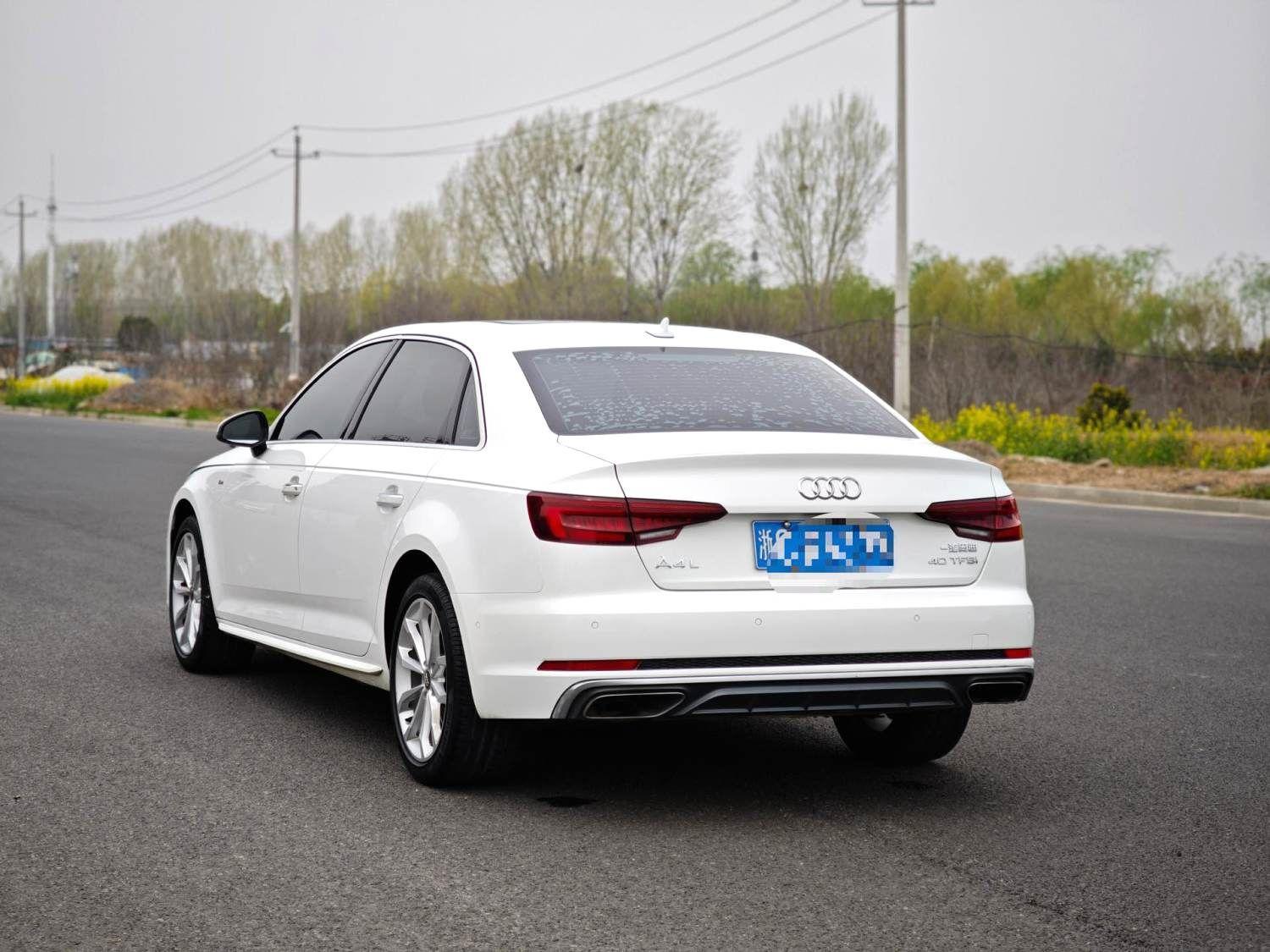 Audi A4 2019 thumb 2