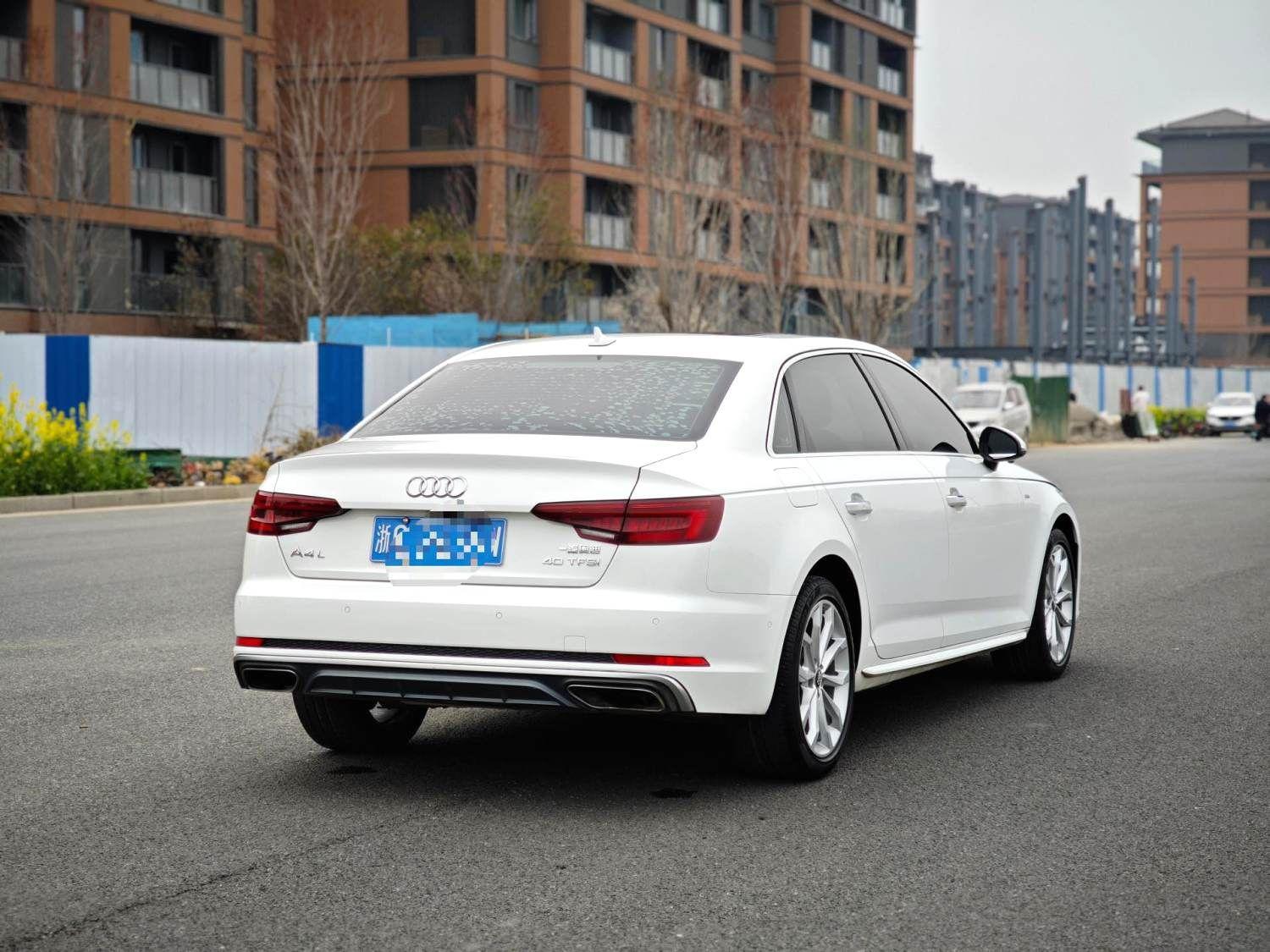 Audi A4 2019 thumb 4